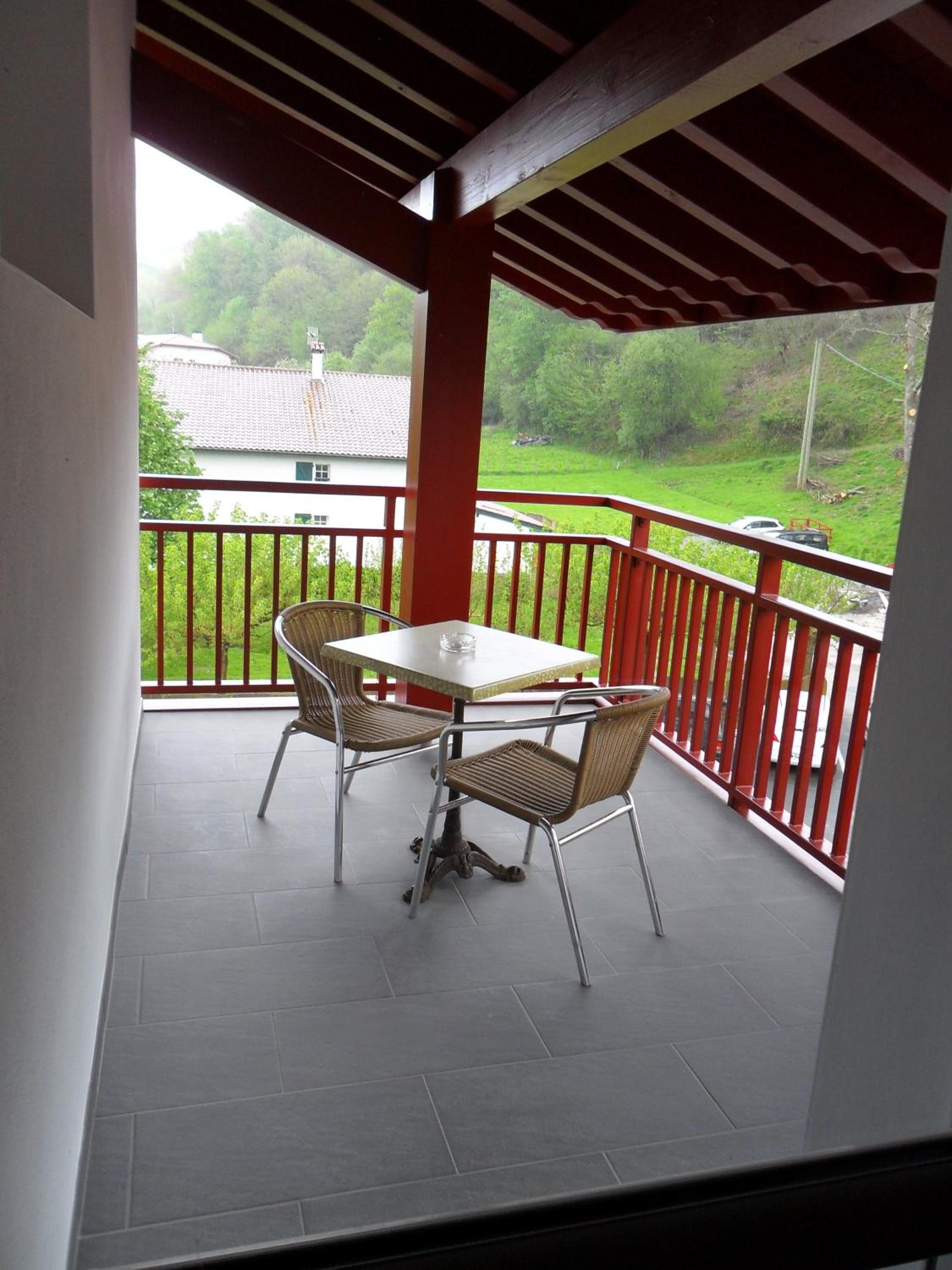Family Room with Balcony photo 3