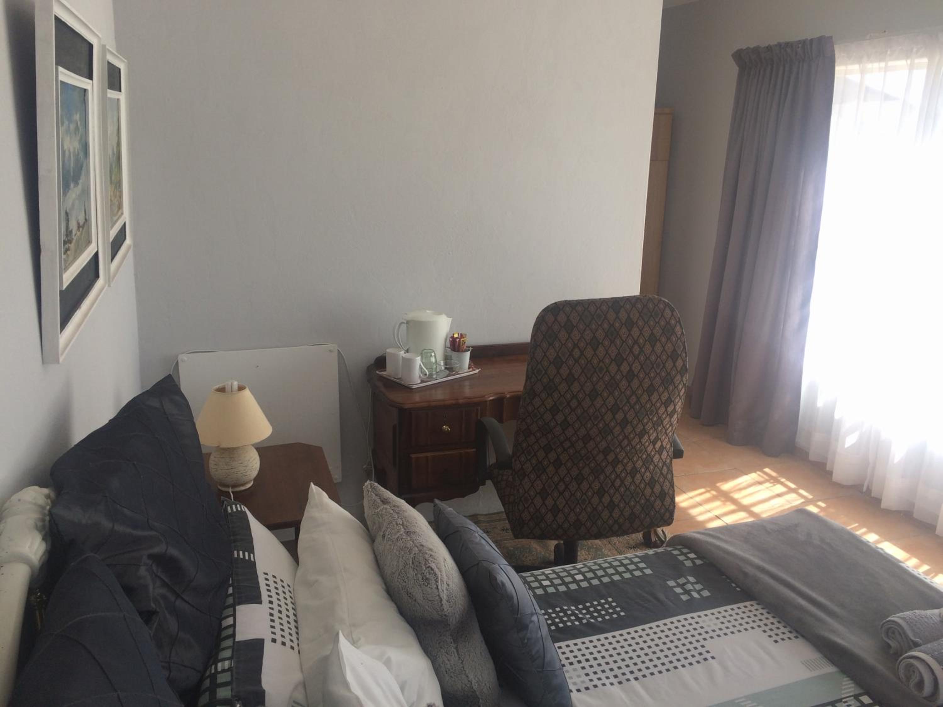 Double Room with Private Bathroom photo 1