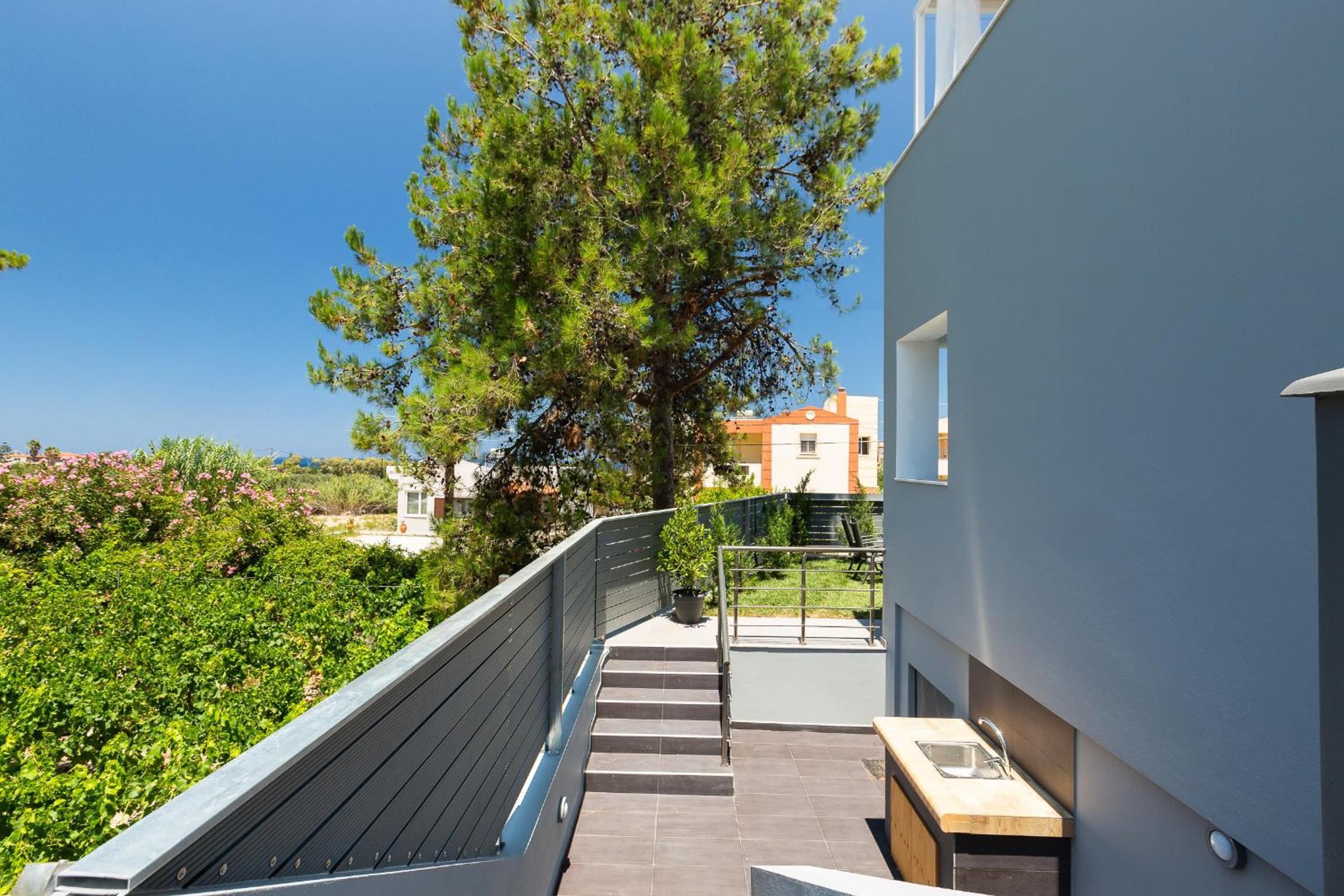 Villa photo 2