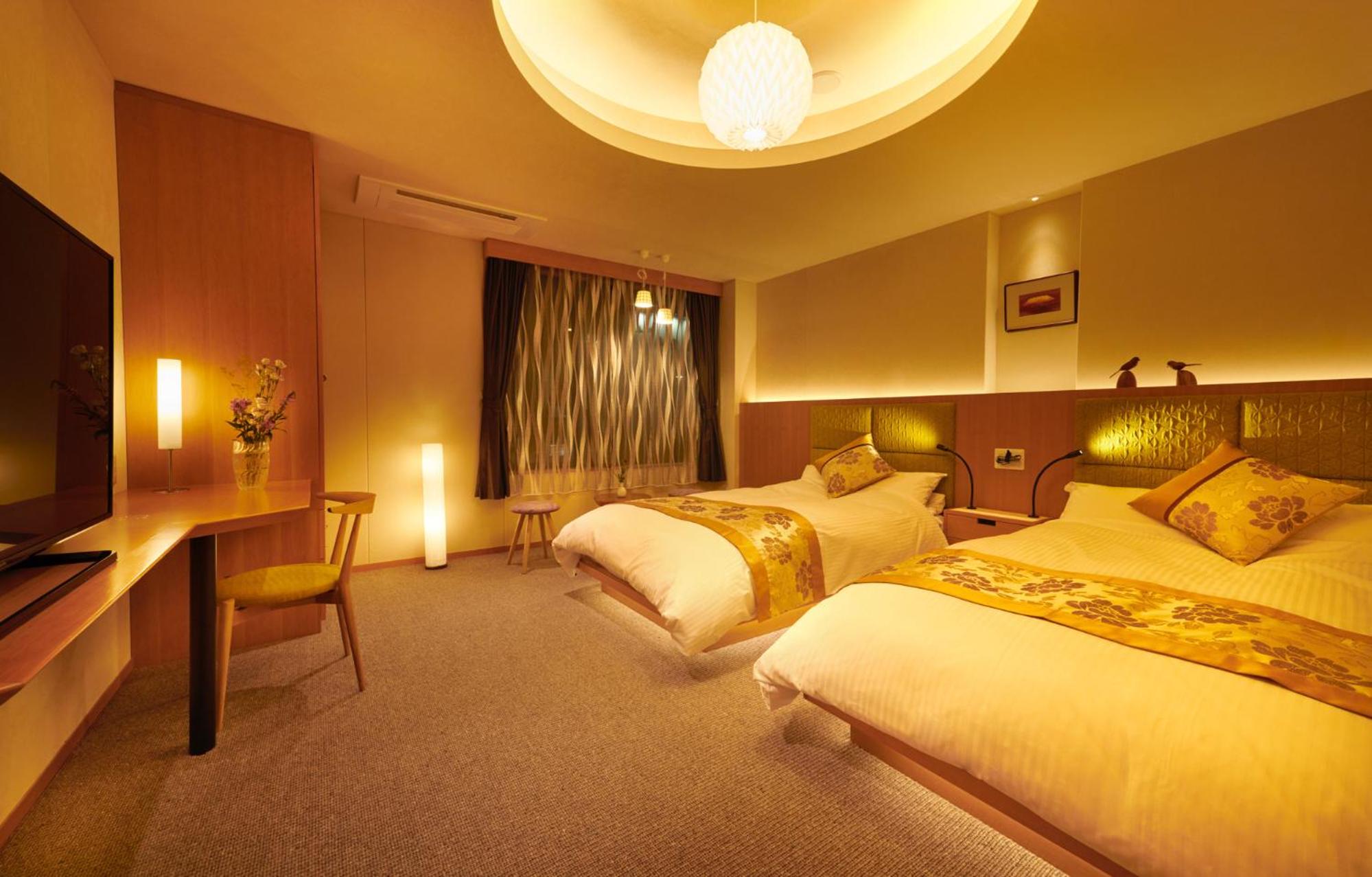 Junior Suite - Top Floor - Non-Smoking - Photo 12