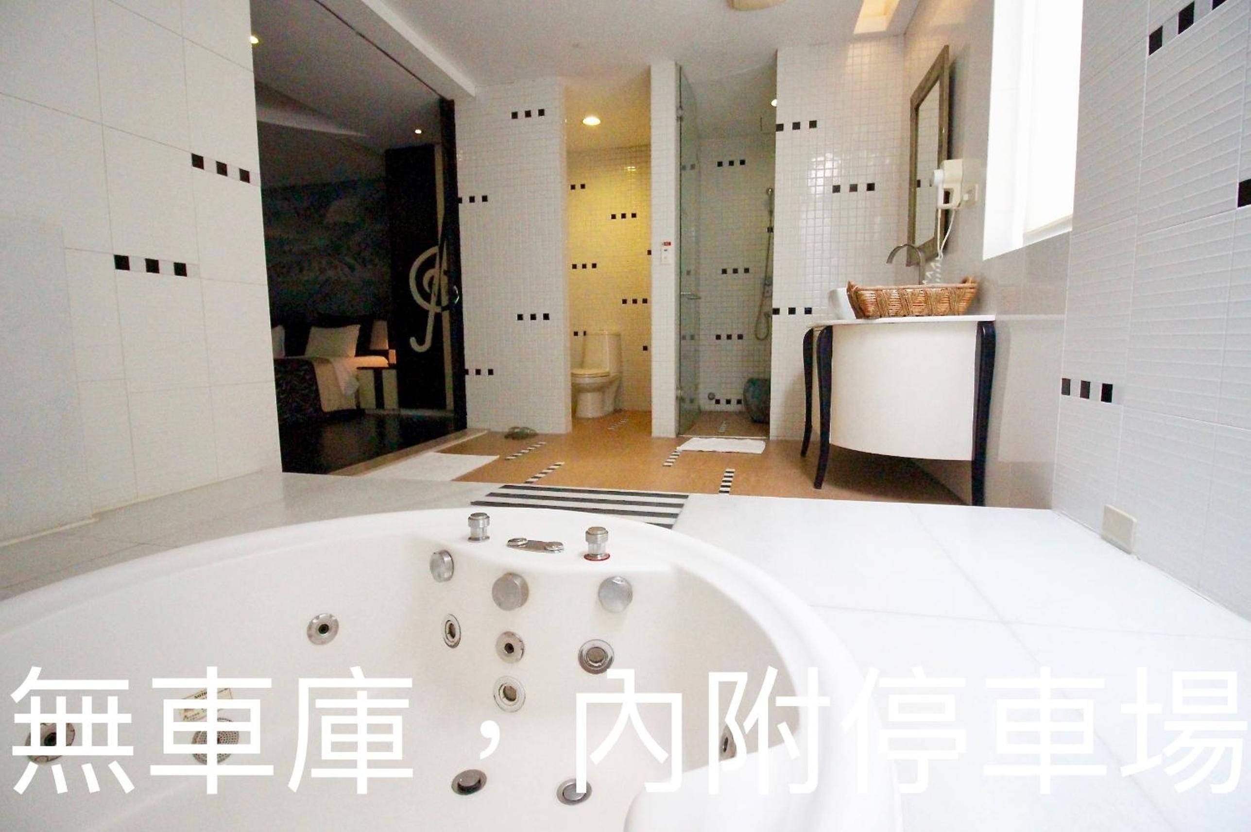 Economy Double Room - Photo 2