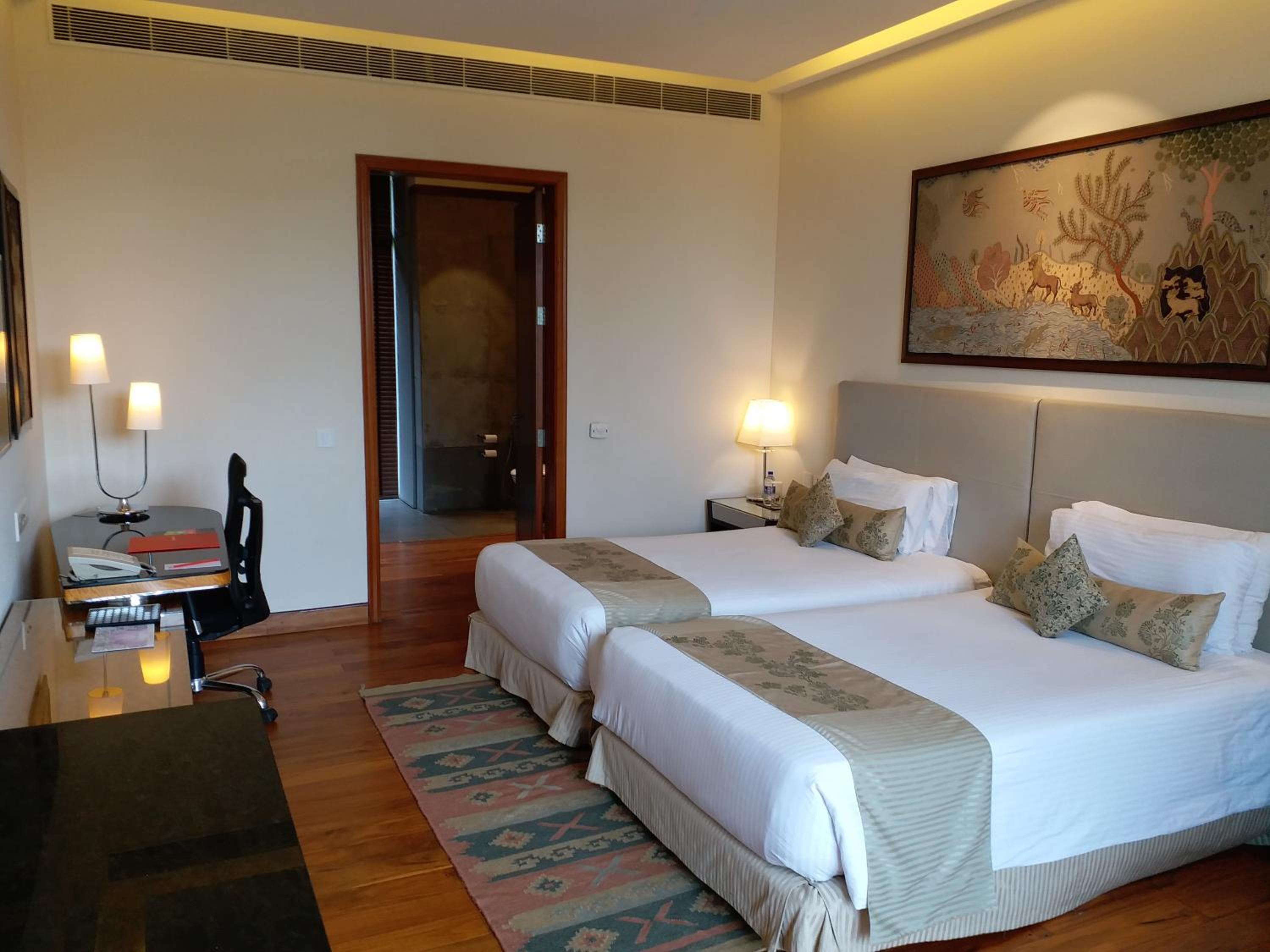 Luxury Room Courtyard View with Balcony  - Twin Bed