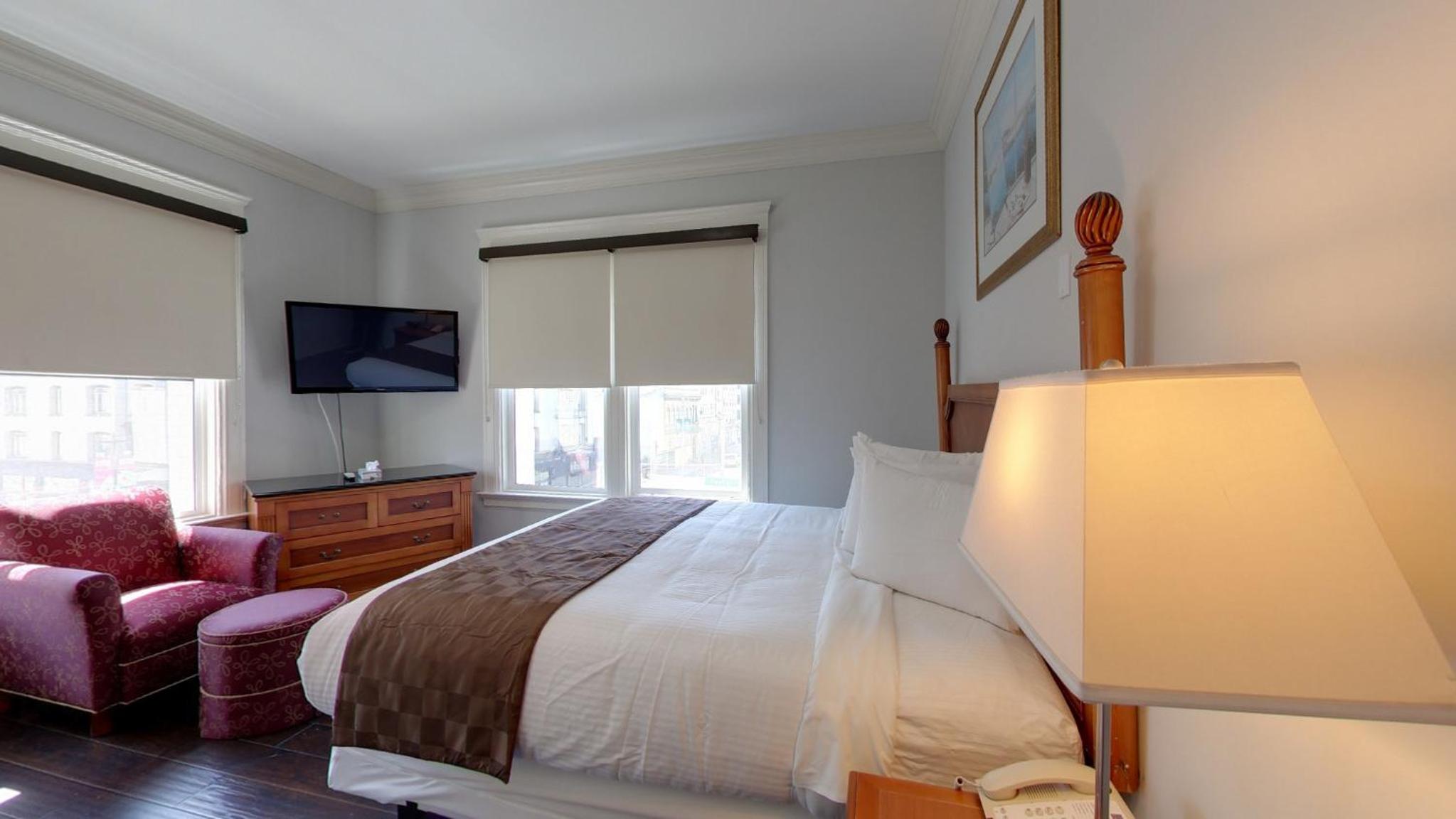 Warfield Hotel — photo 84