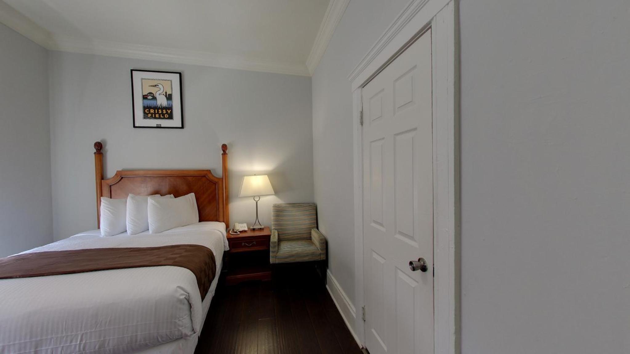 Warfield Hotel — photo 68