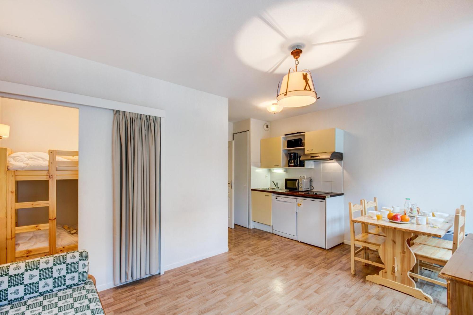 Studio (4 Adults) - Photo 2