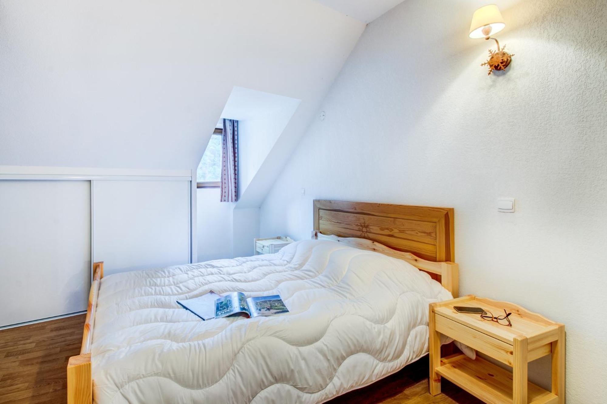 One-Bedroom Apartment - Photo 8