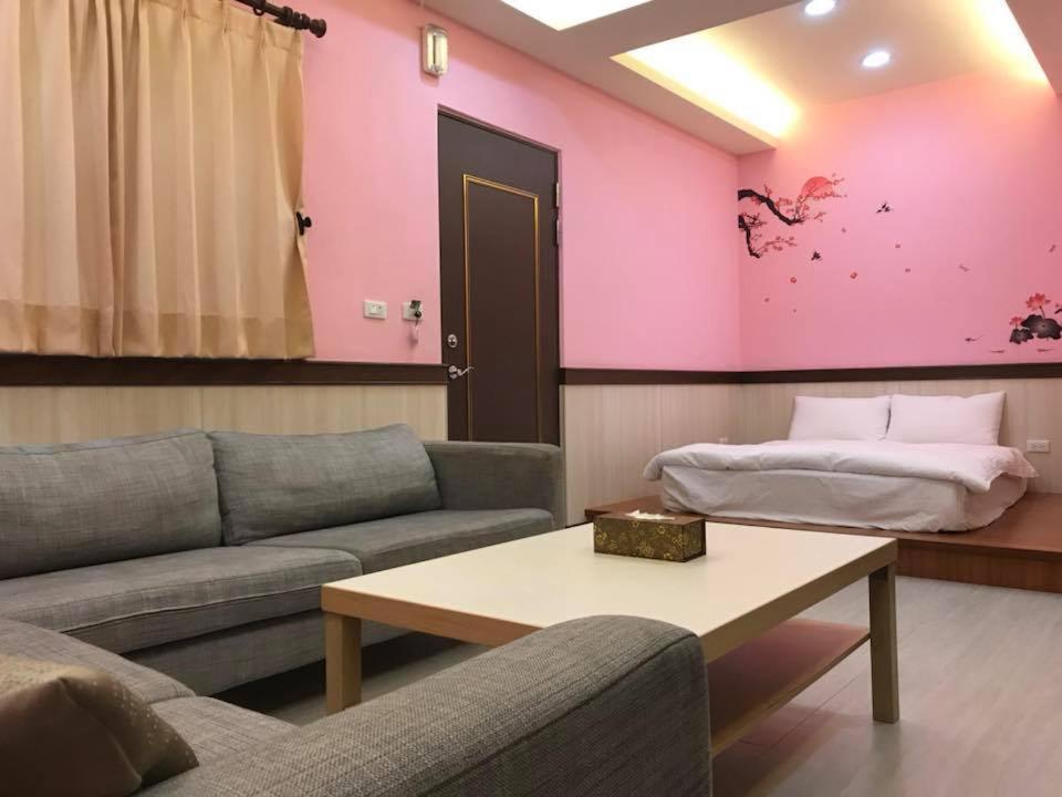 Deluxe Double Room with Shower photo 3