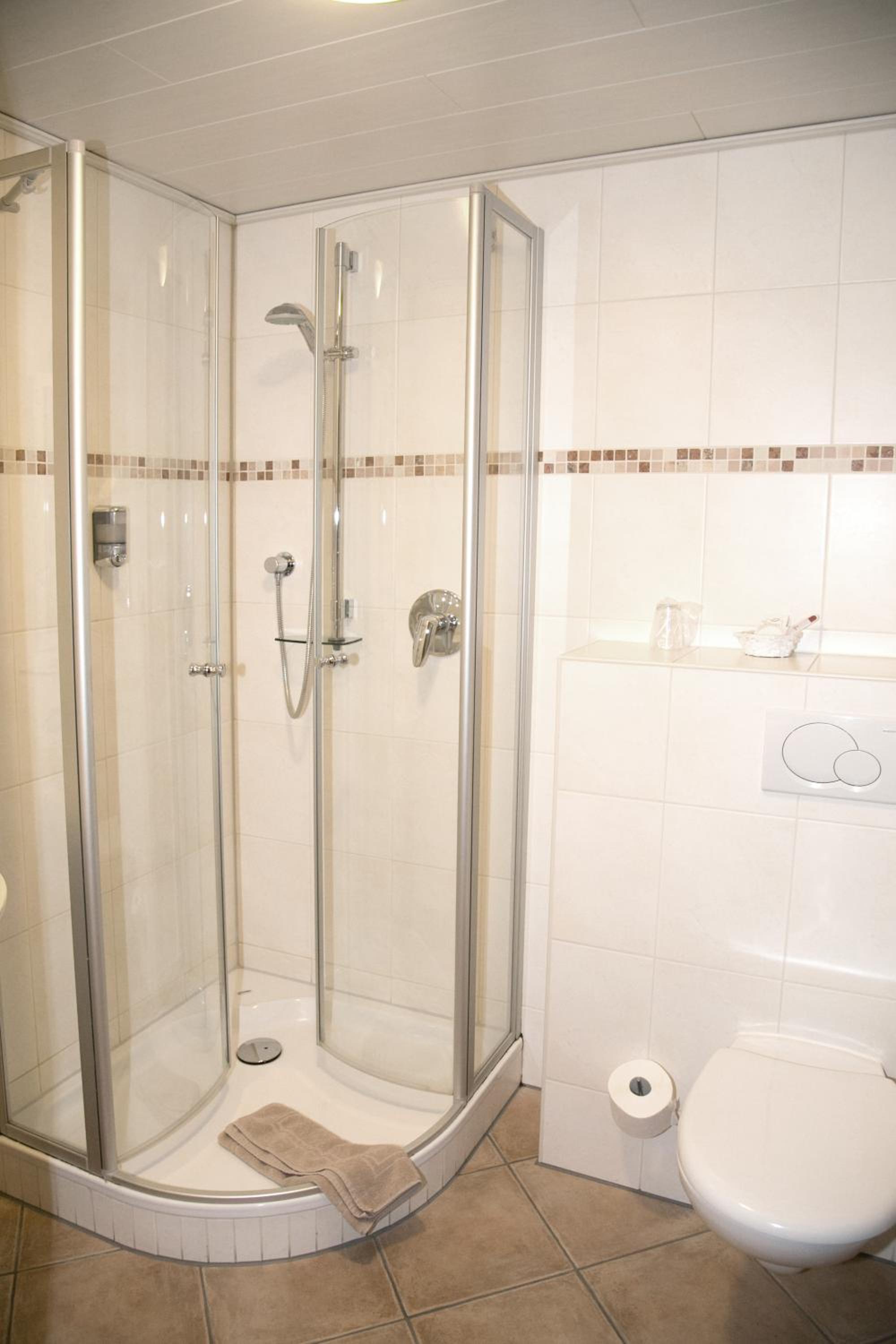 Double Room - Photo 5