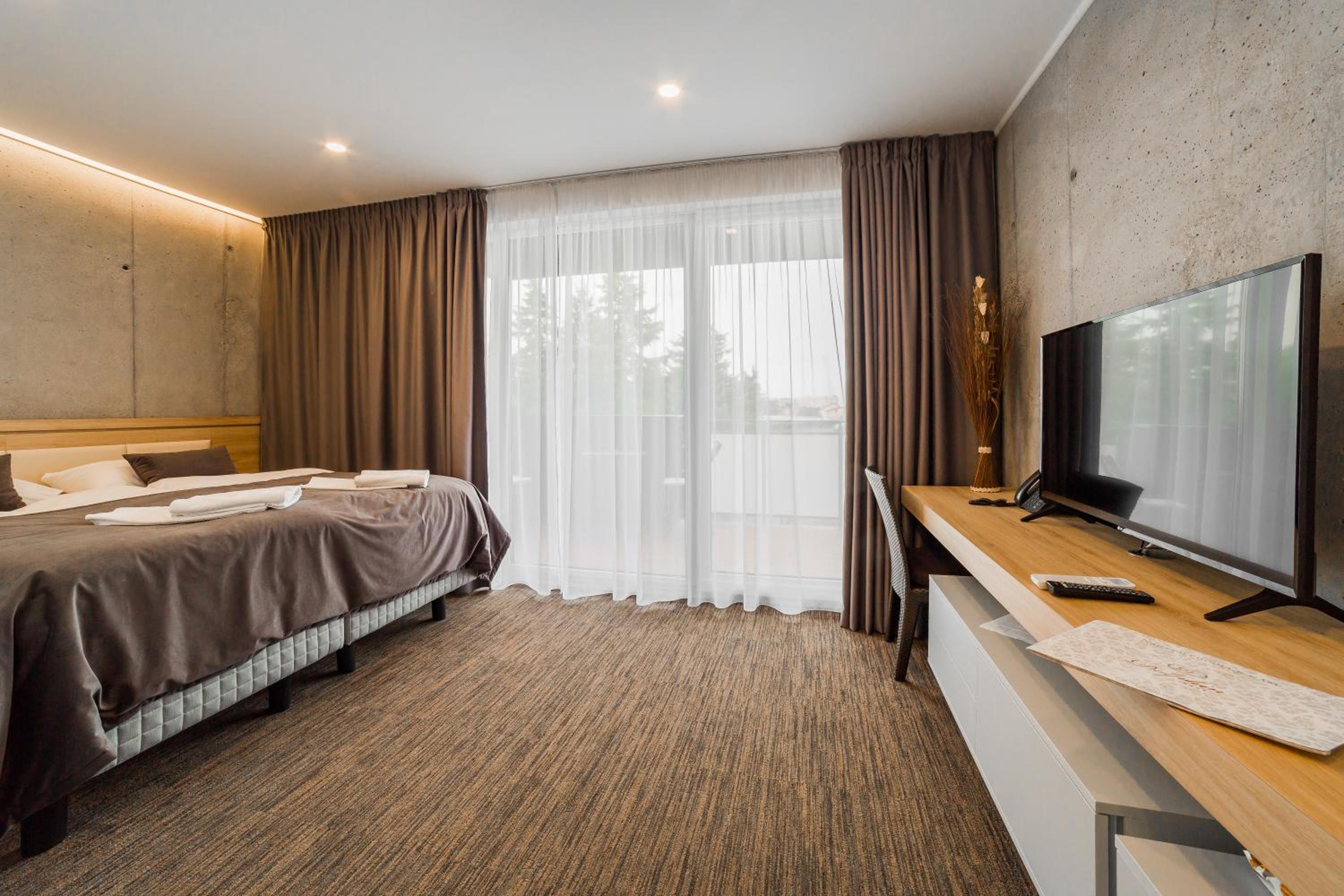 Deluxe Double Room with free Pool and Fitness photo 3