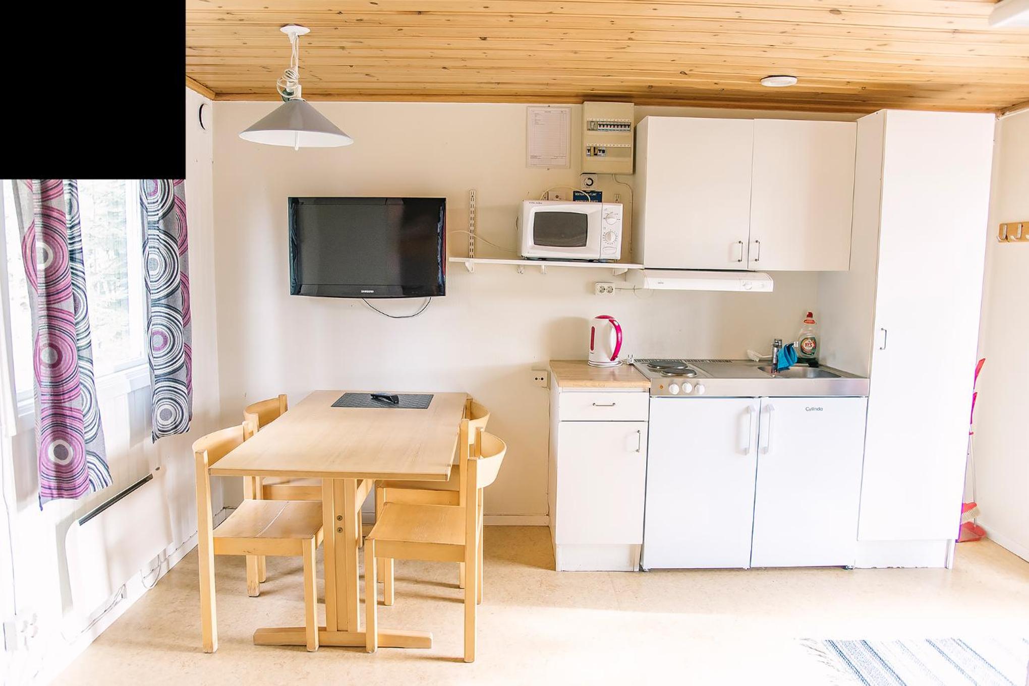 One-Bedroom Cottage - Photo 2