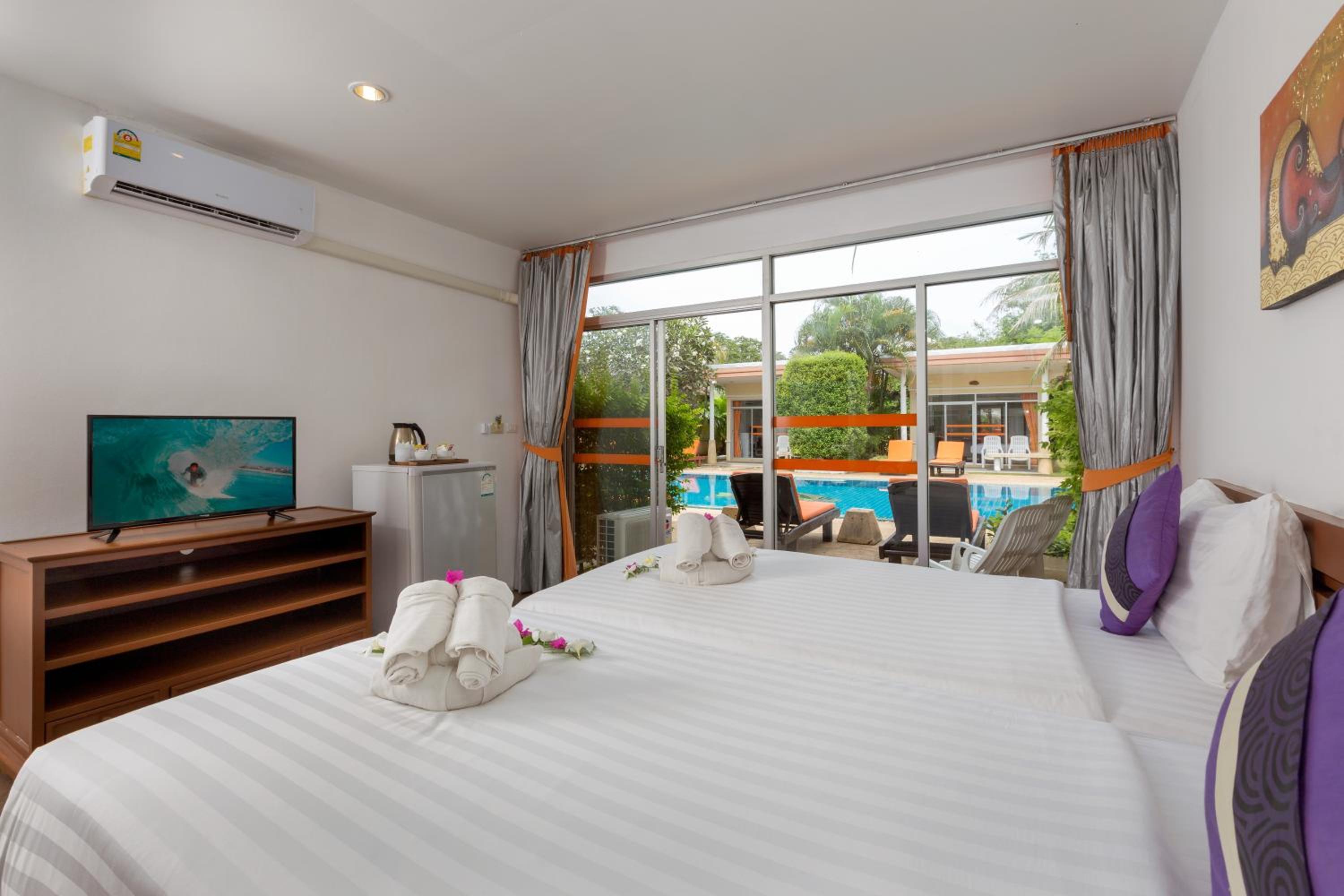 Superior Double or Twin Room with Pool View