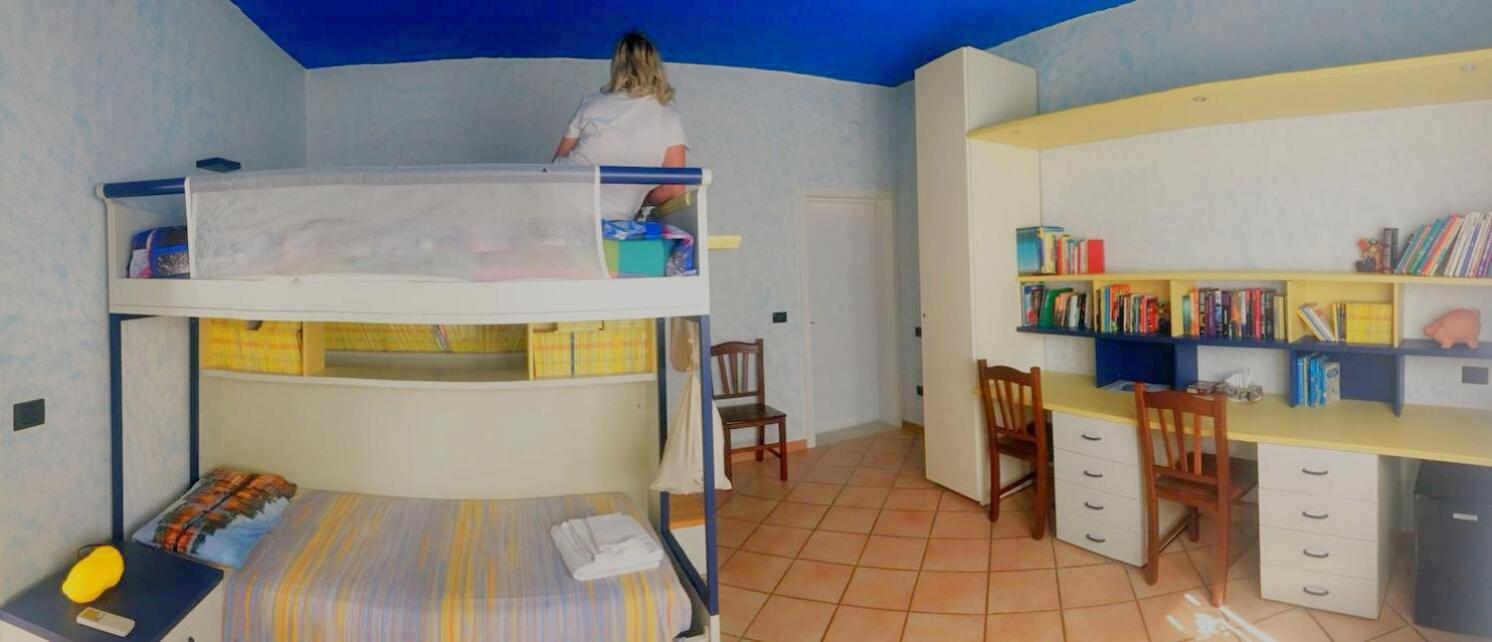 Quadruple Room with Private Bathroom - Photo 1