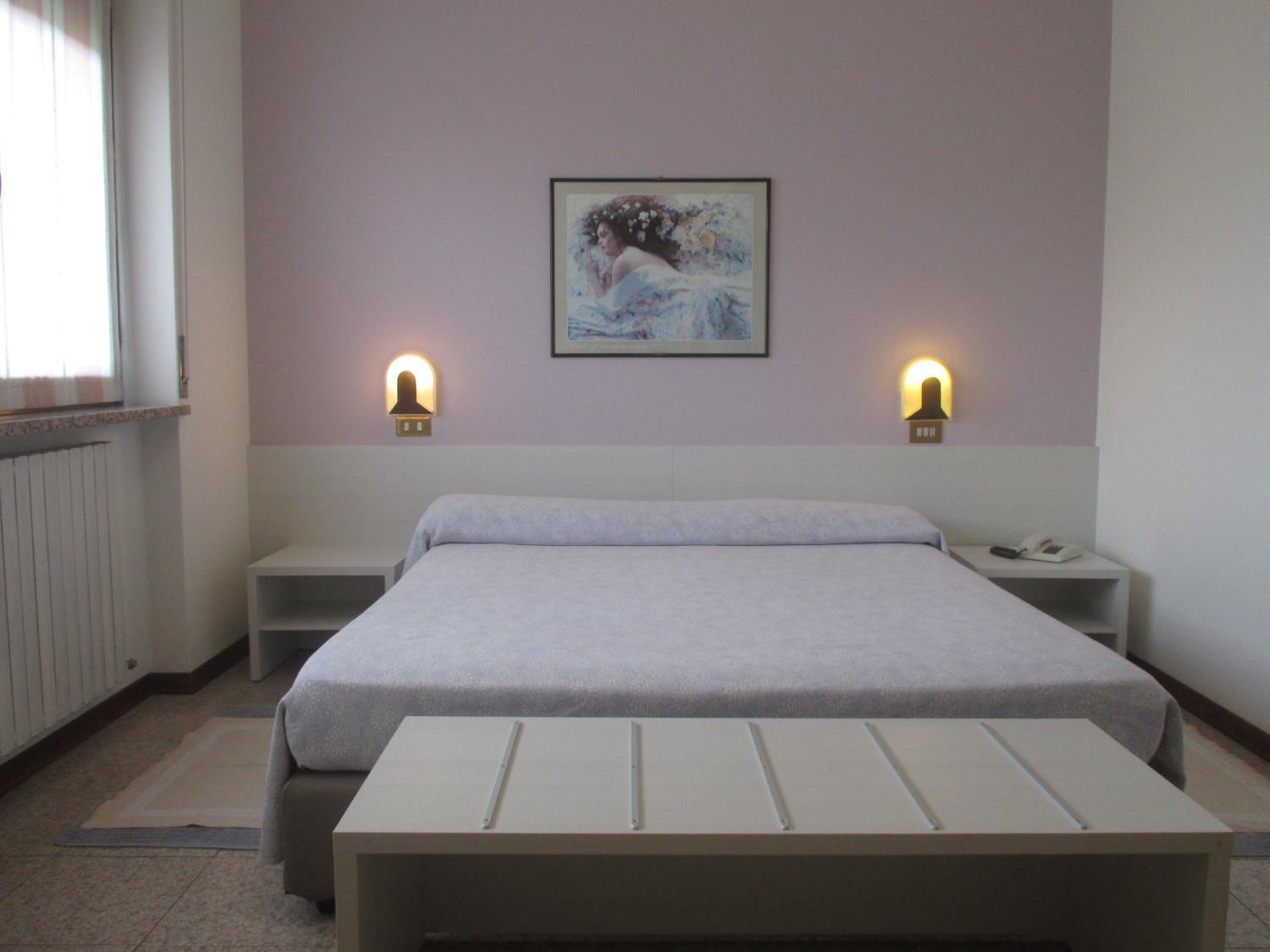 Double Room - Photo 2