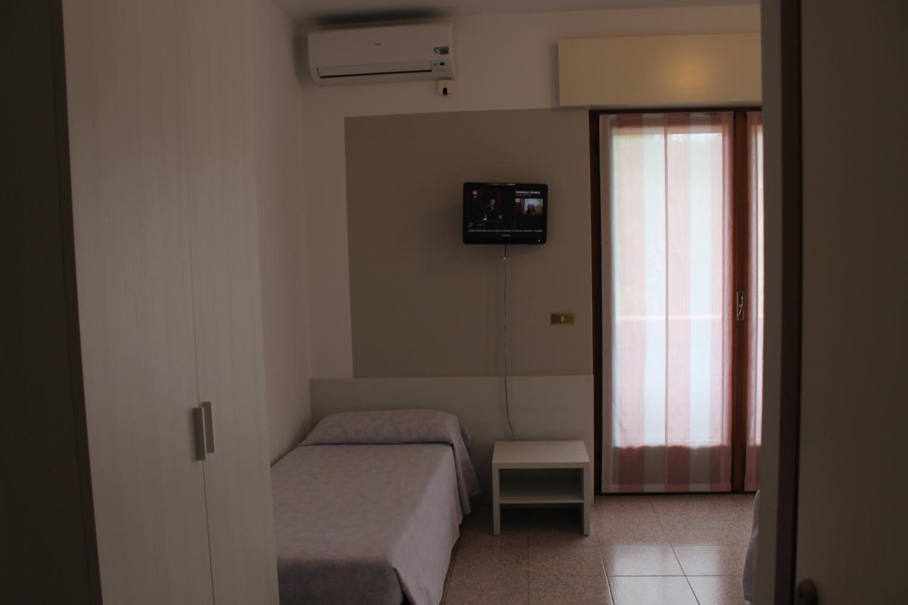 Triple Room - Photo 2