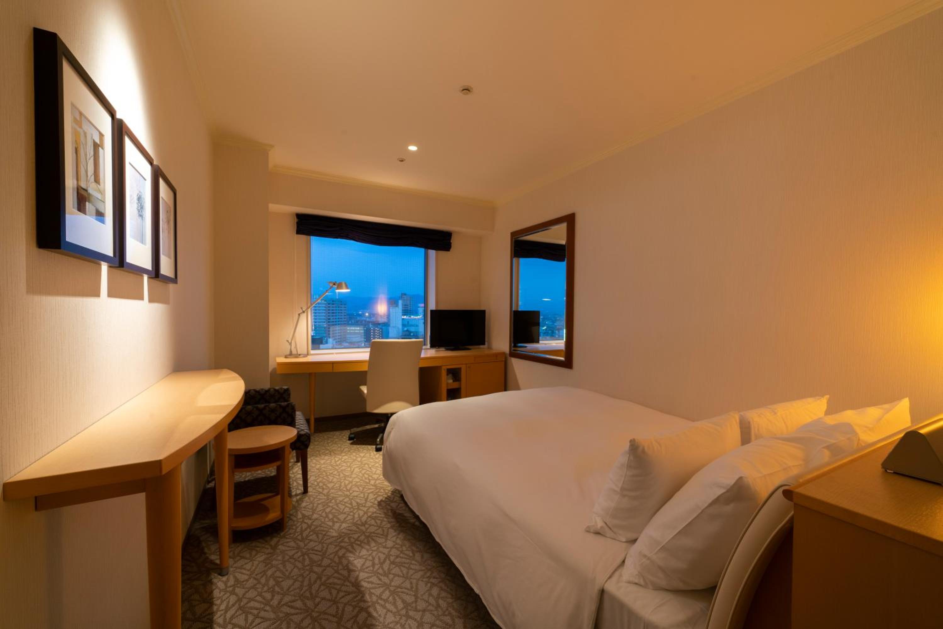 Moderate Double Room -Non Smoking - Photo 5