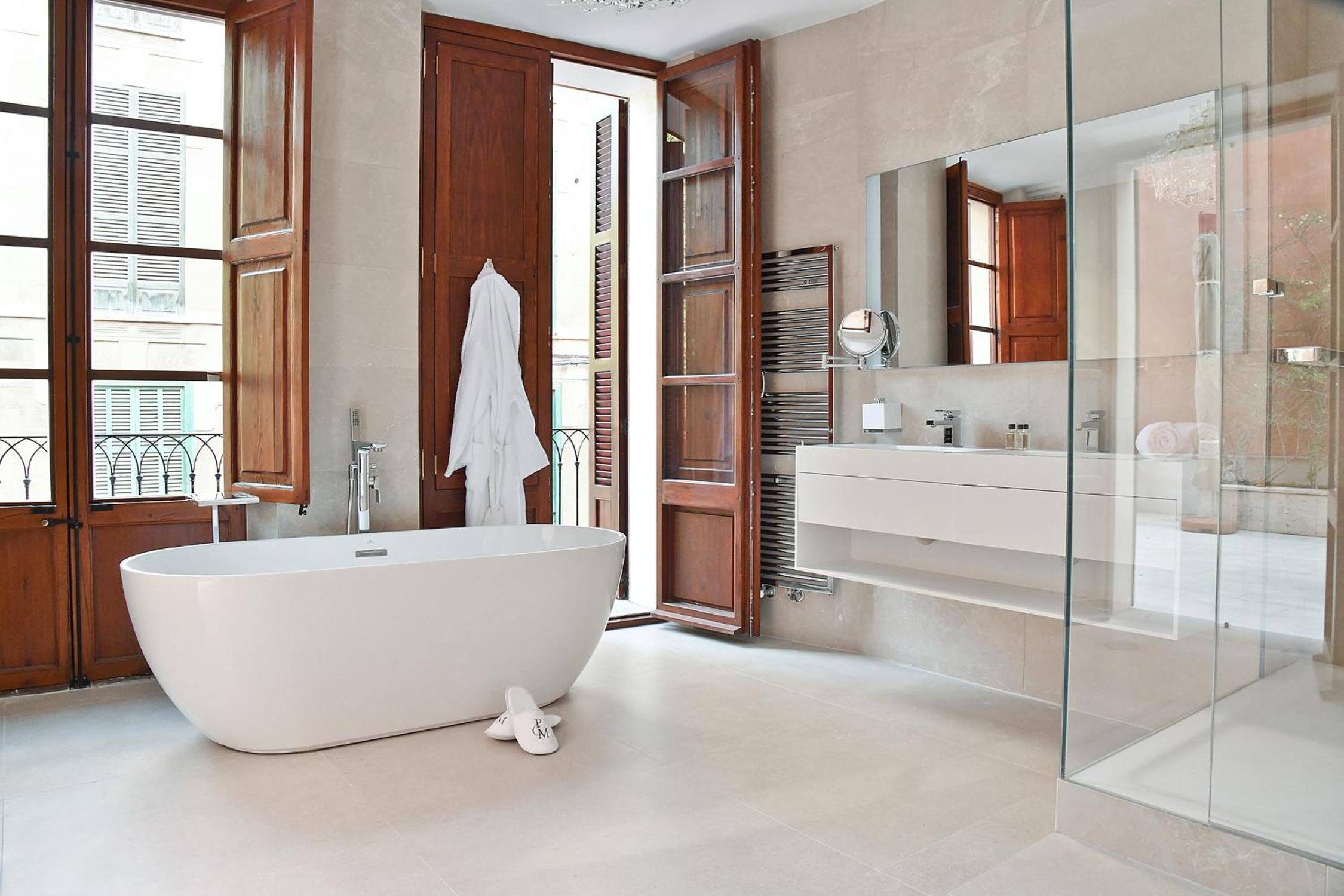 Superior Suite - Photo 19