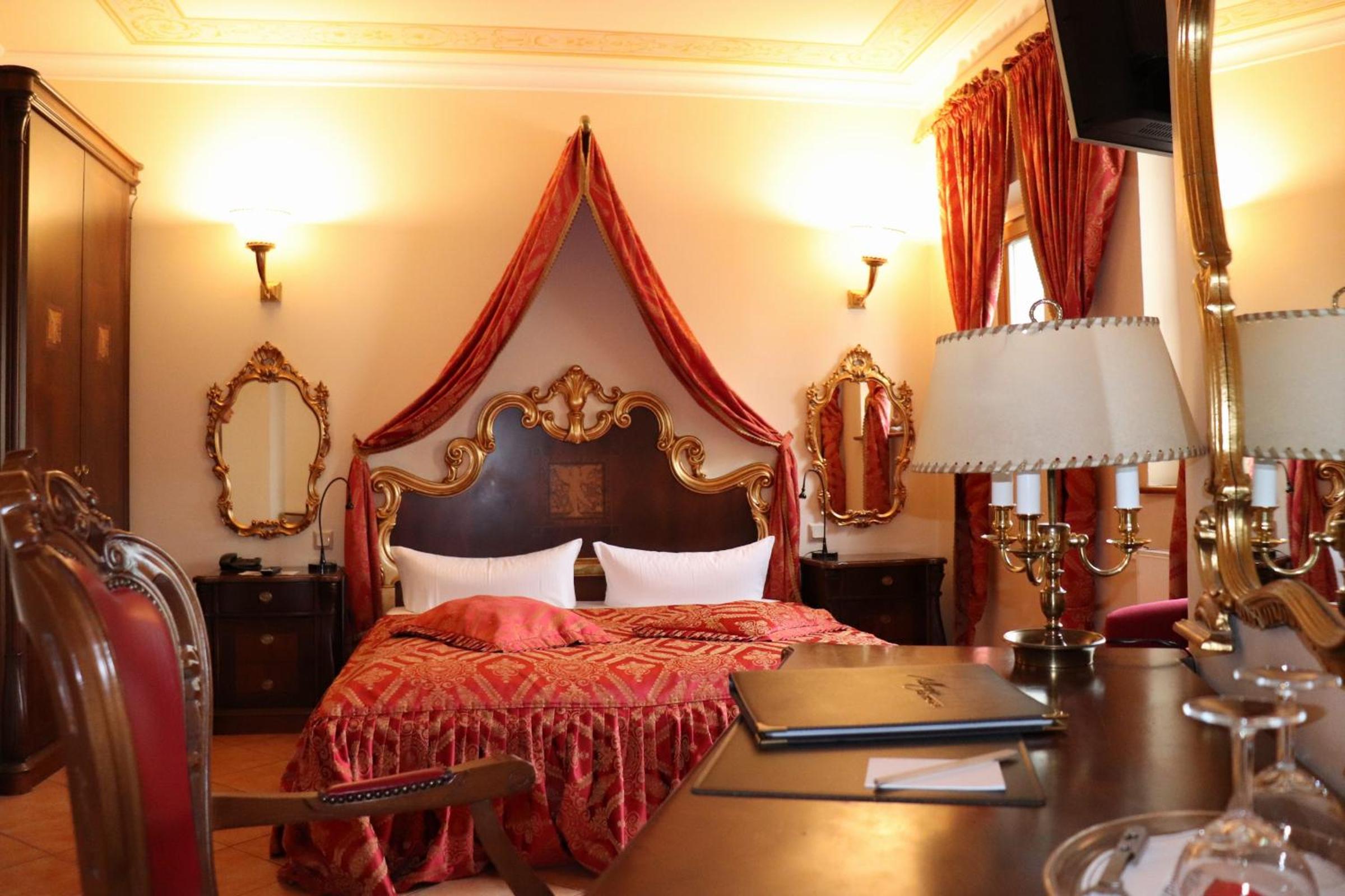 Deluxe Room (until 2 Adults + 1 Child) photo 2