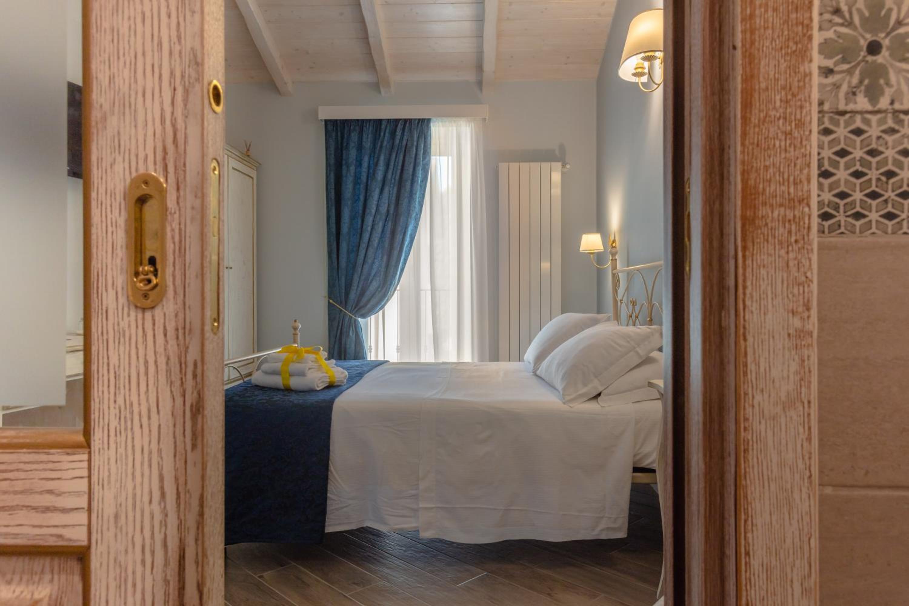 Double Room with Private Bathroom photo 1