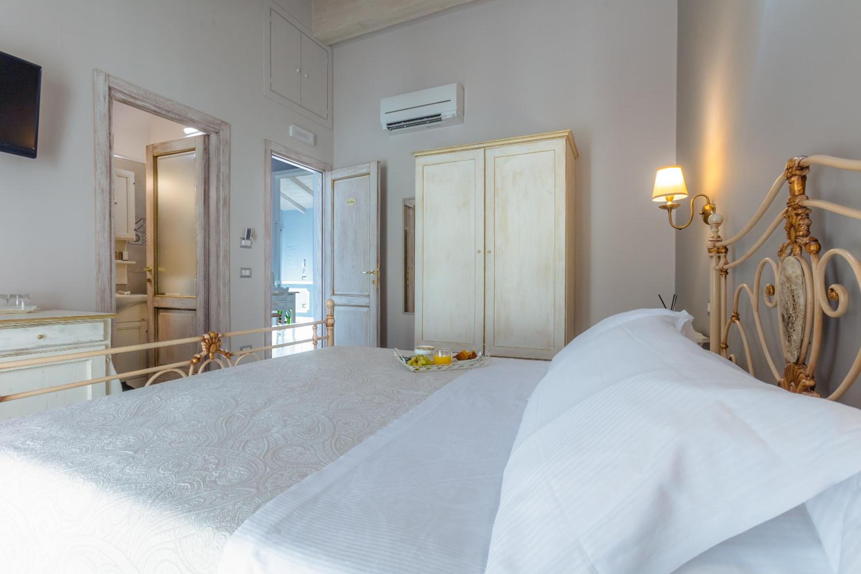 Double Room with Private Bathroom photo 1