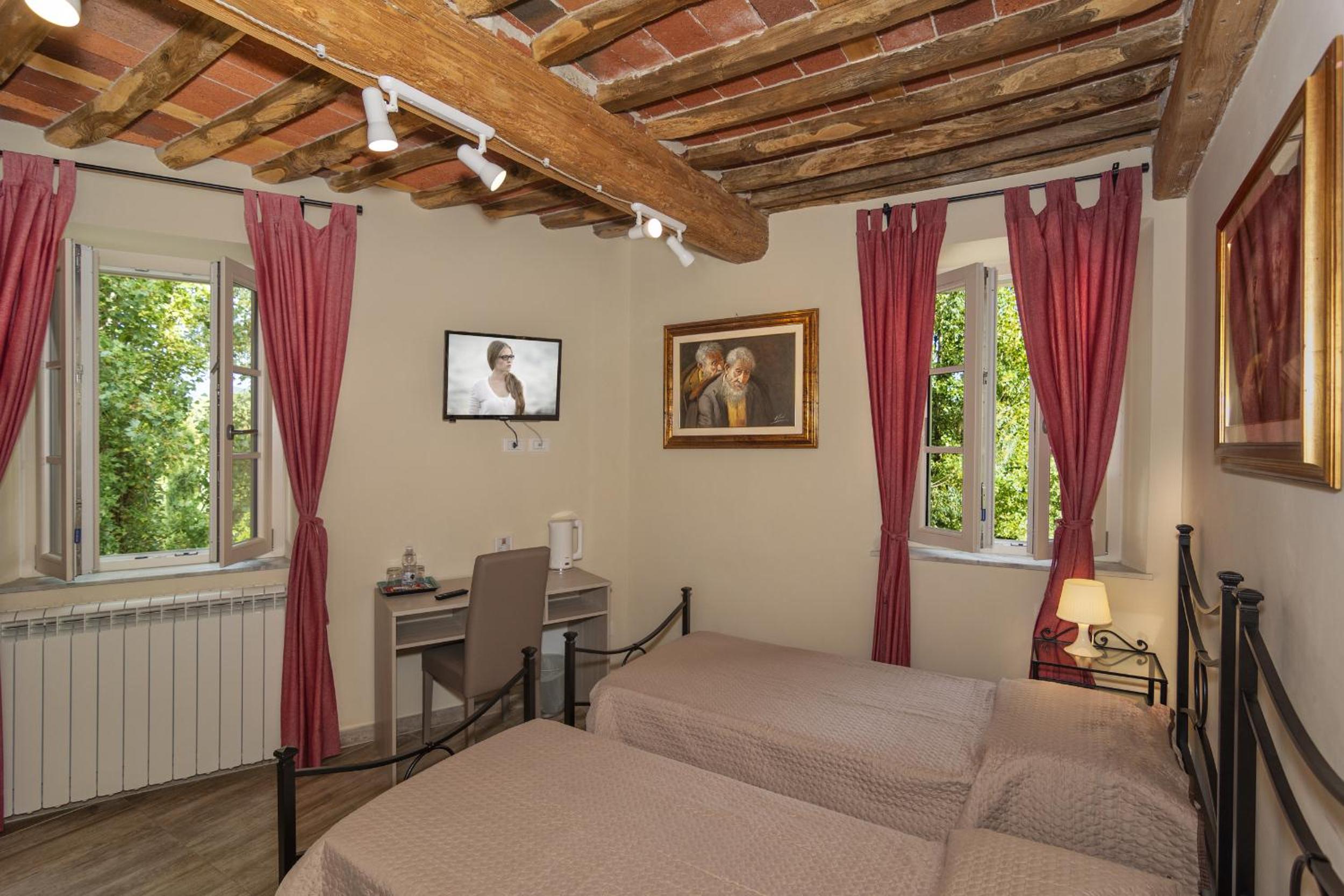 Double Room with Private Bathroom photo 2