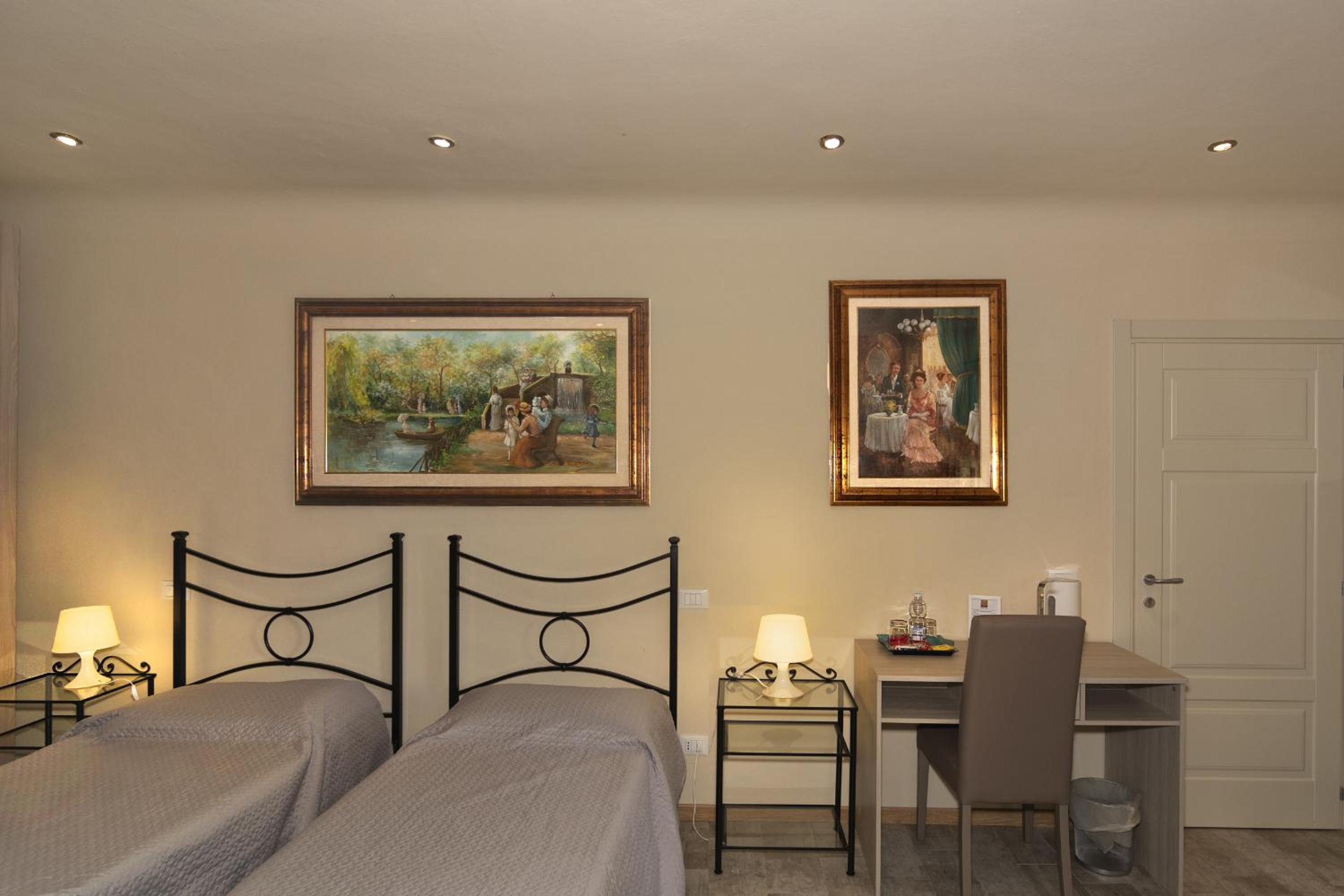 Double Room with Private Bathroom photo 3