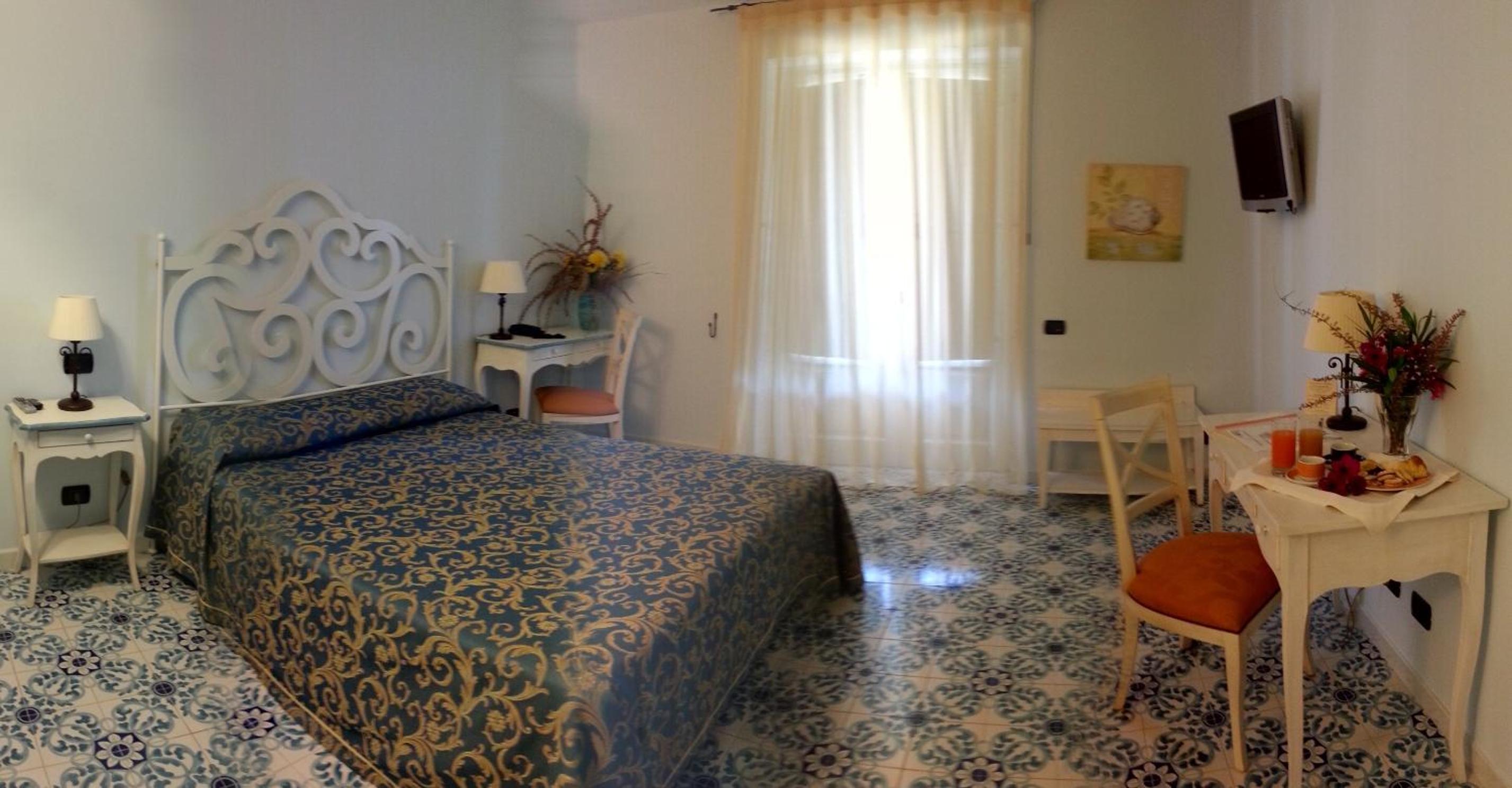Standard Double Room - Photo 1