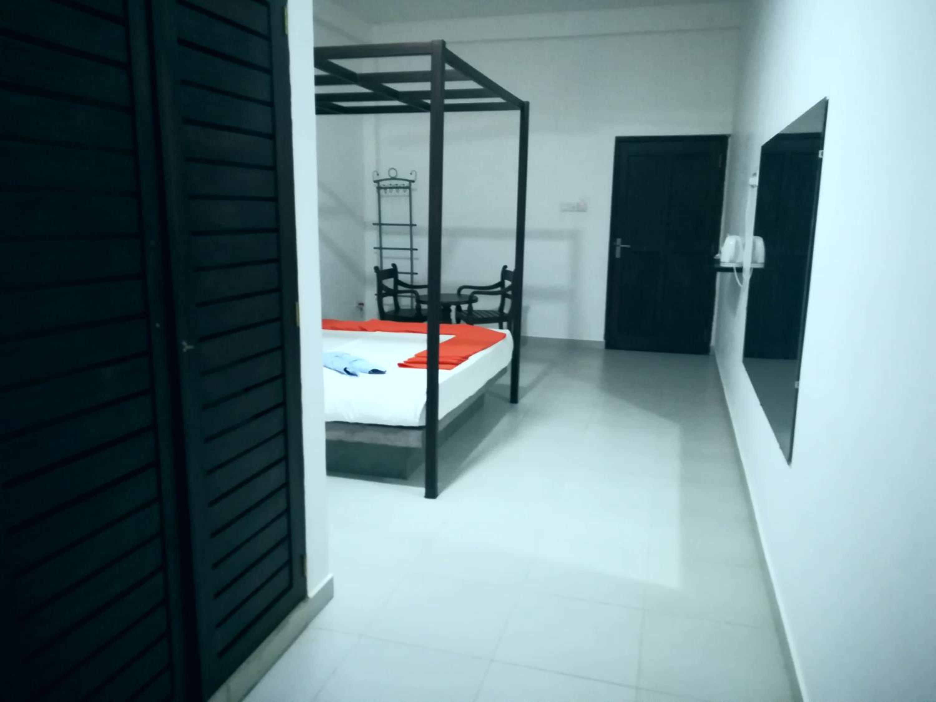 Queen Room with Pool View