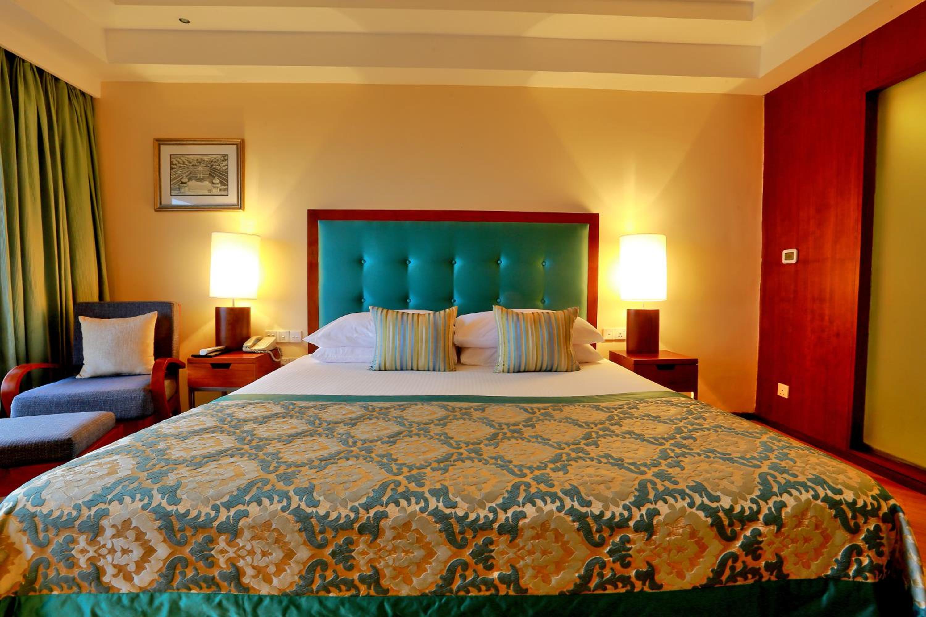 Deluxe Room Ocean View Queen Bed - Photo 1