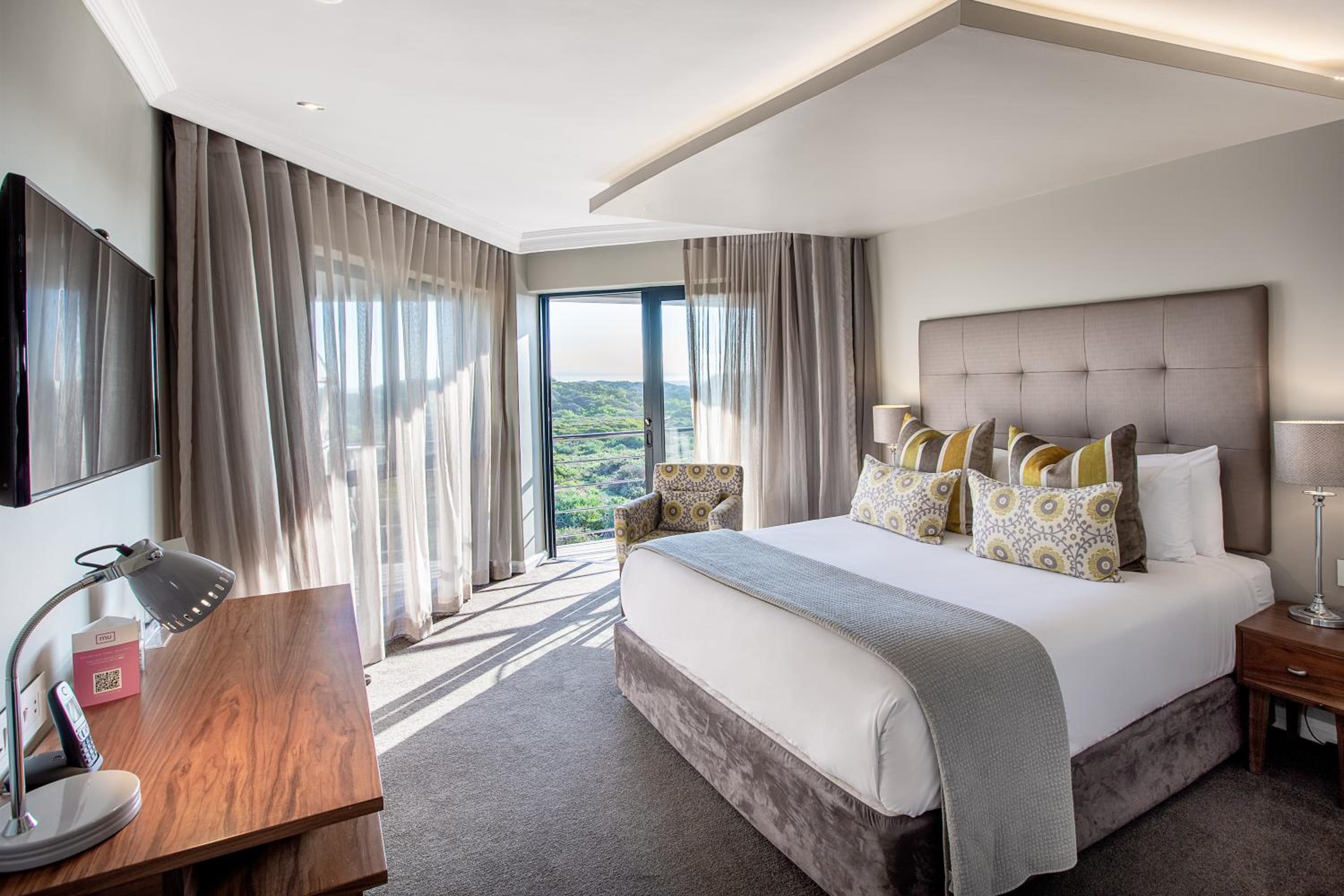 Superior Deluxe Queen Room