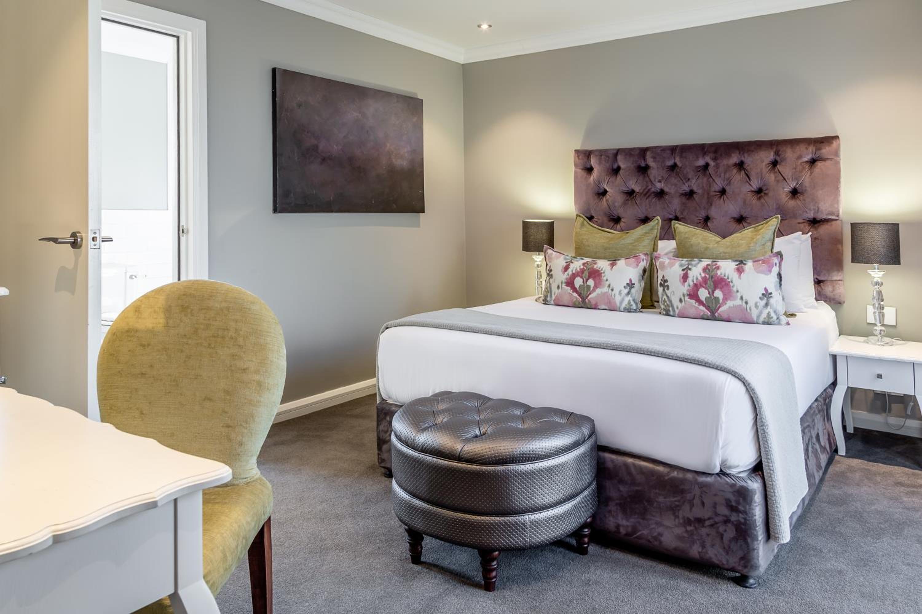 Standard Signature Queen Room