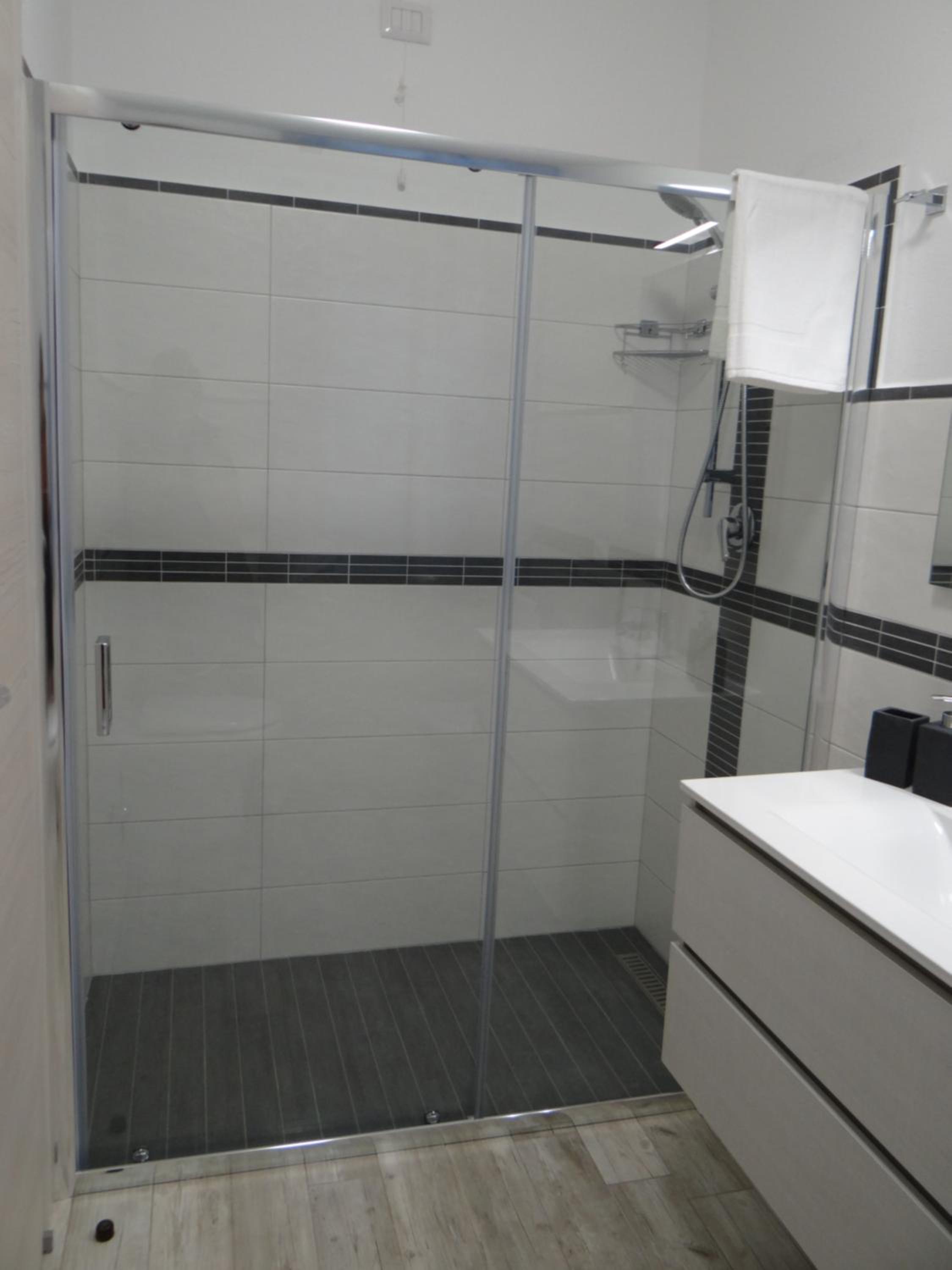 Deluxe Double Room with Balcony - Photo 7