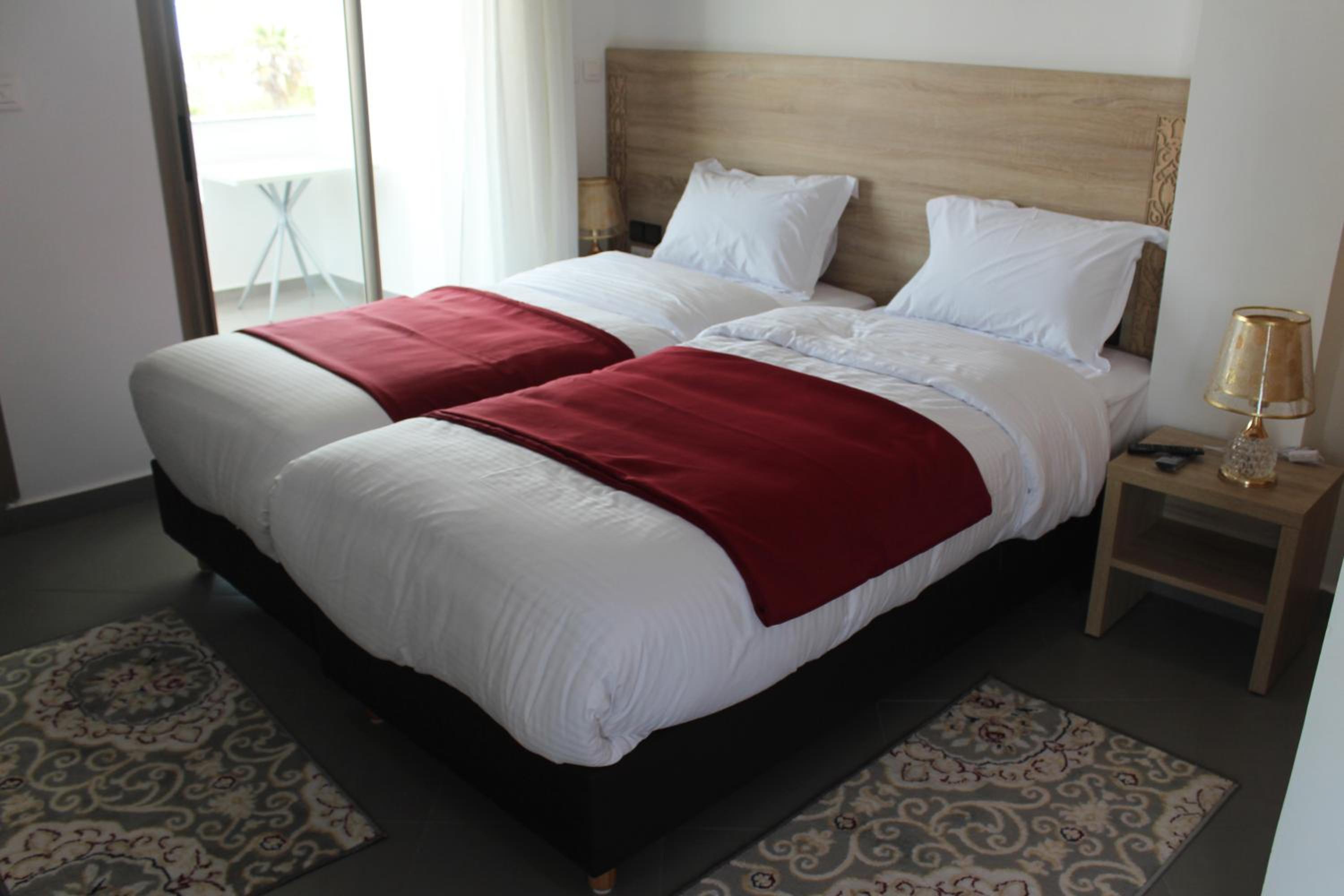 Standard Twin Room with Sea View - Photo 6