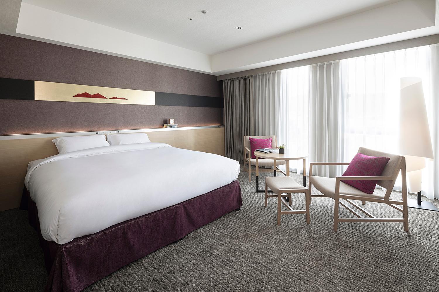 Deluxe King Room - Non-Smoking photo 1