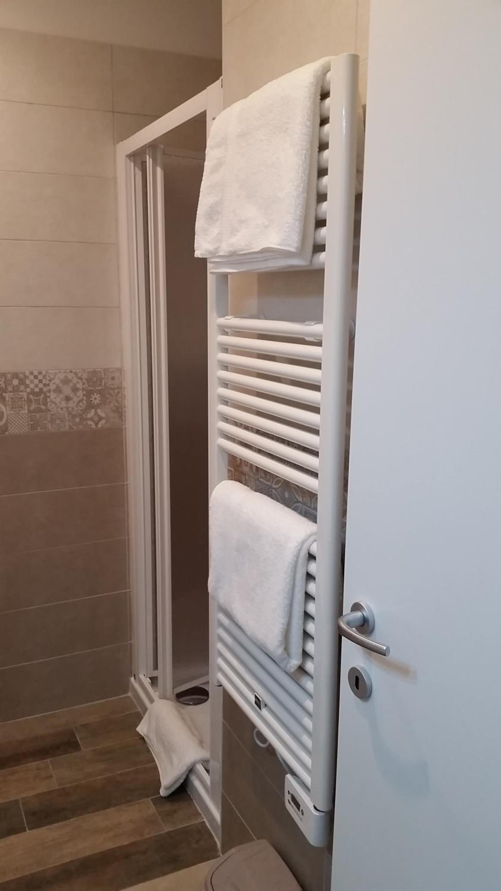 Double Room - Photo 12
