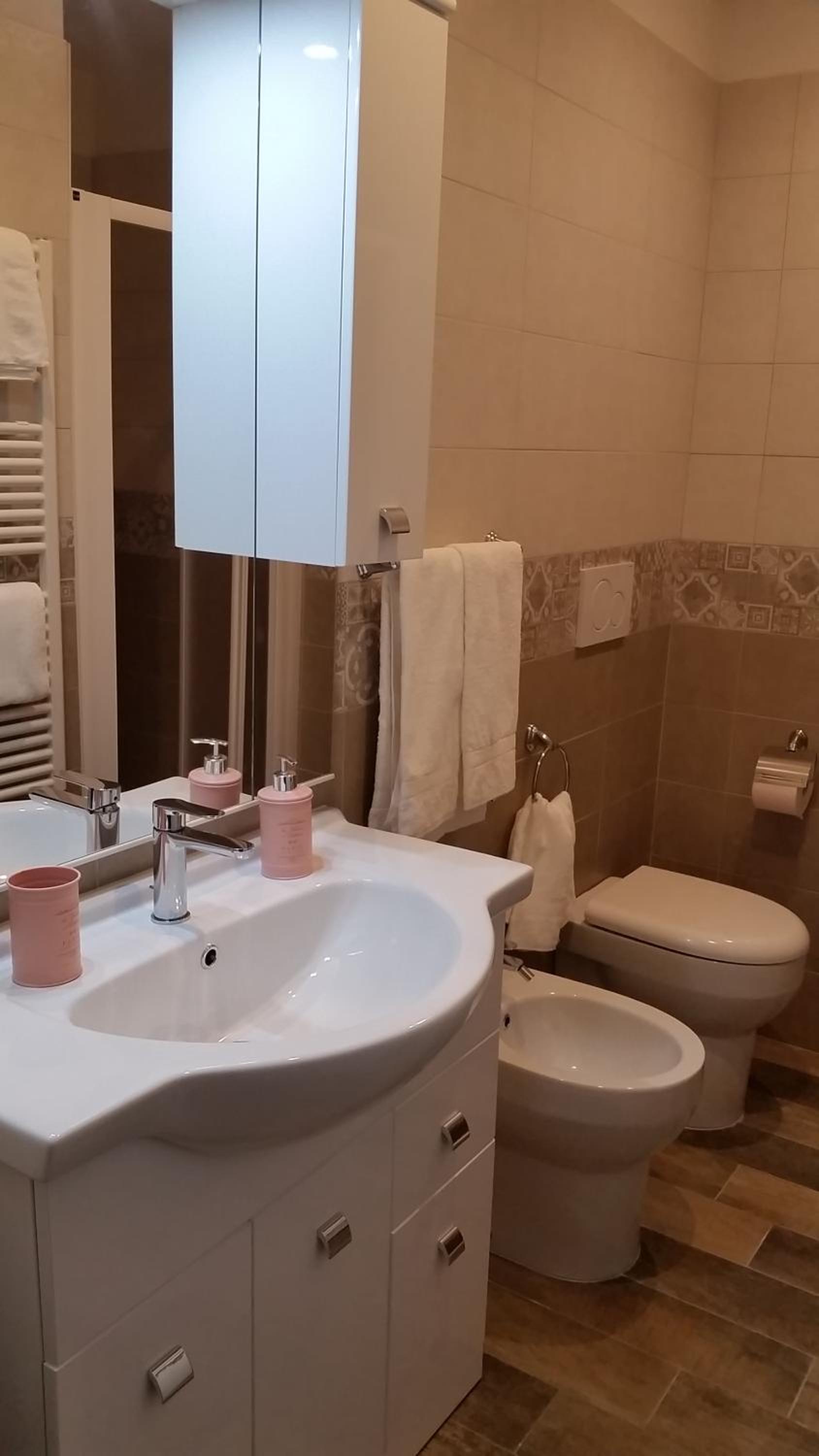 Double Room - Photo 11