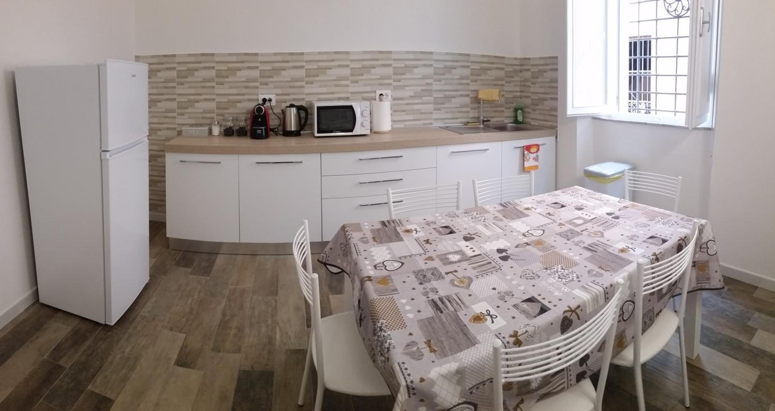 Double Room - Photo 13