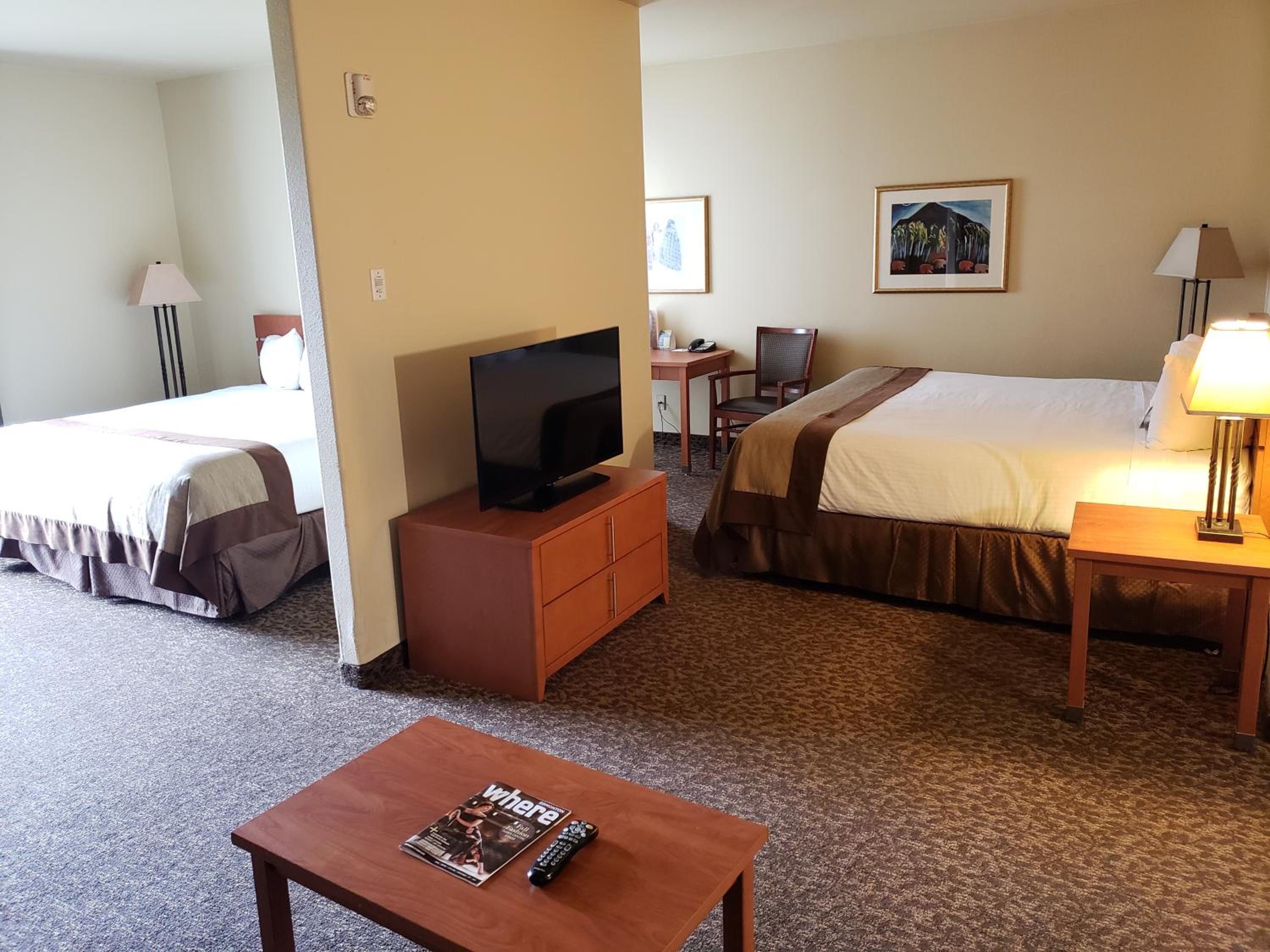 Family Suite with 2 King Beds, Non-Smoking - Photo 1