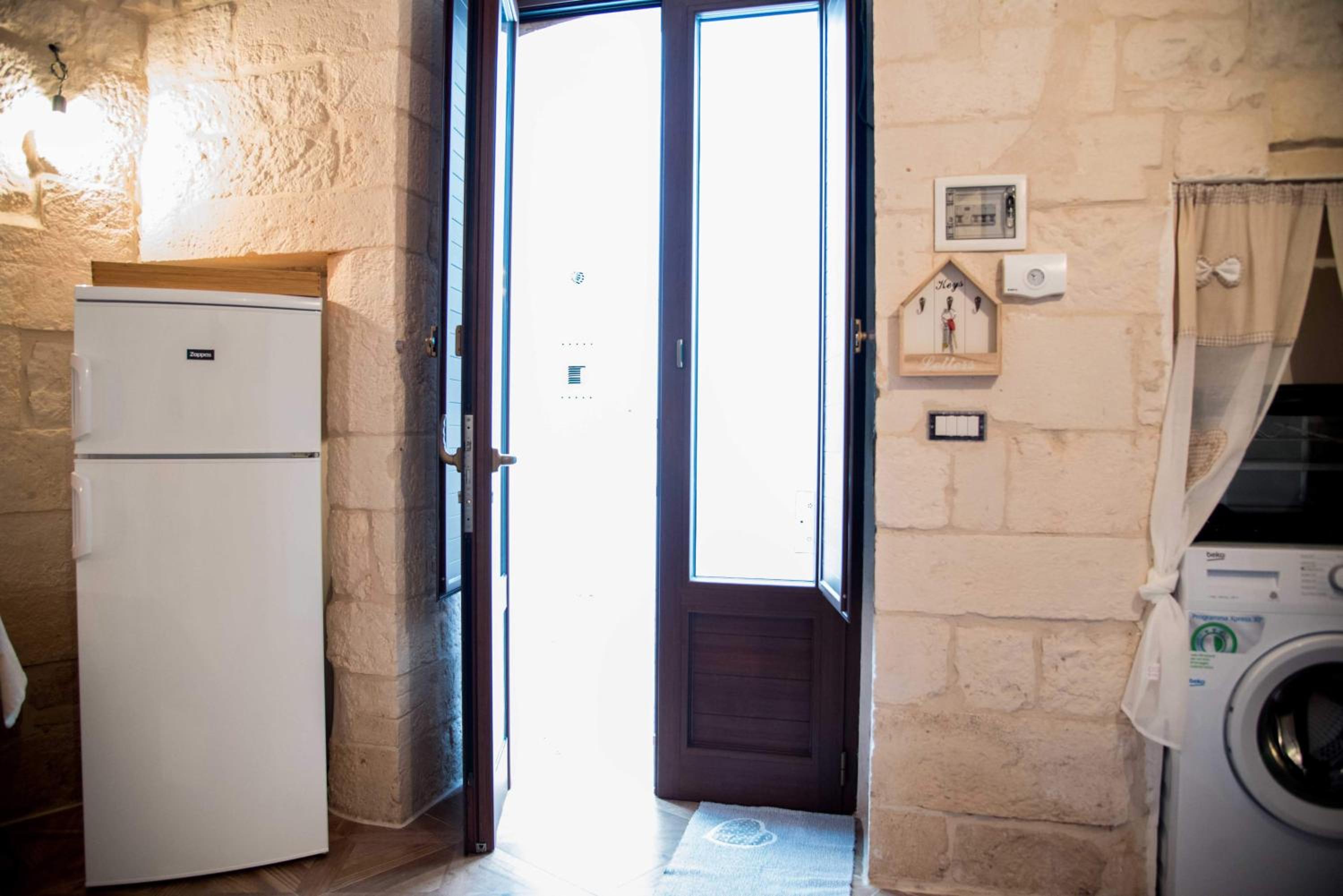 One-Bedroom House - Photo 47