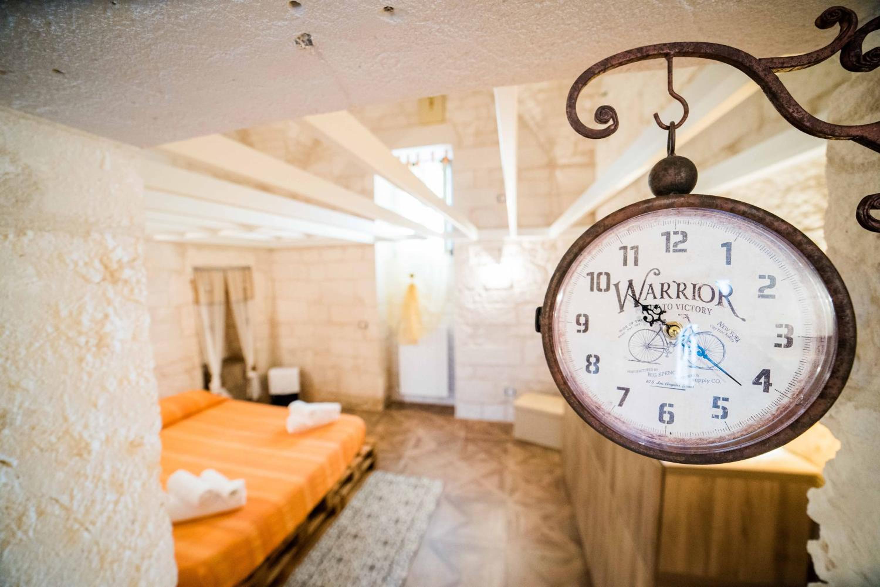 One-Bedroom House - Photo 45