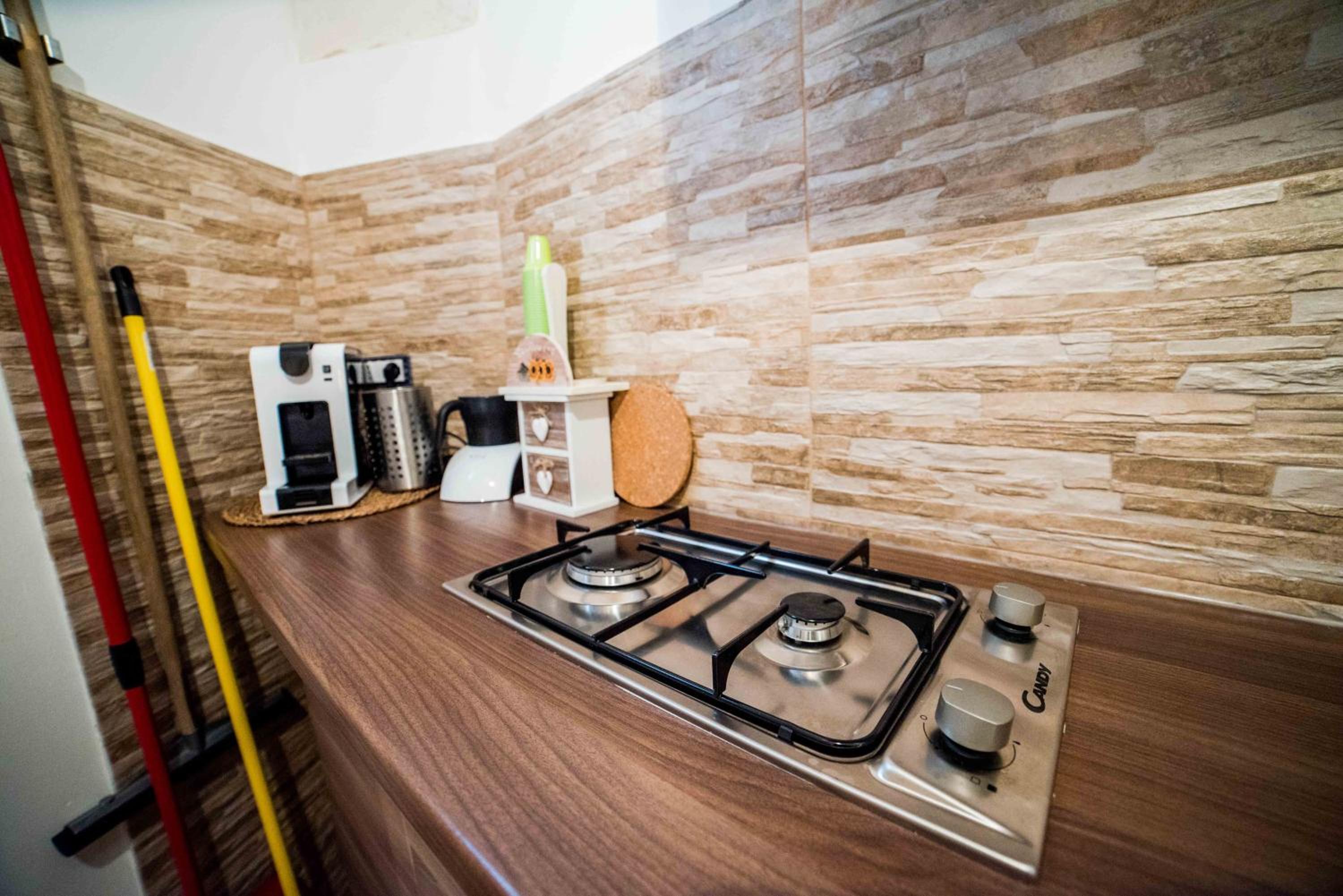 One-Bedroom House - Photo 5