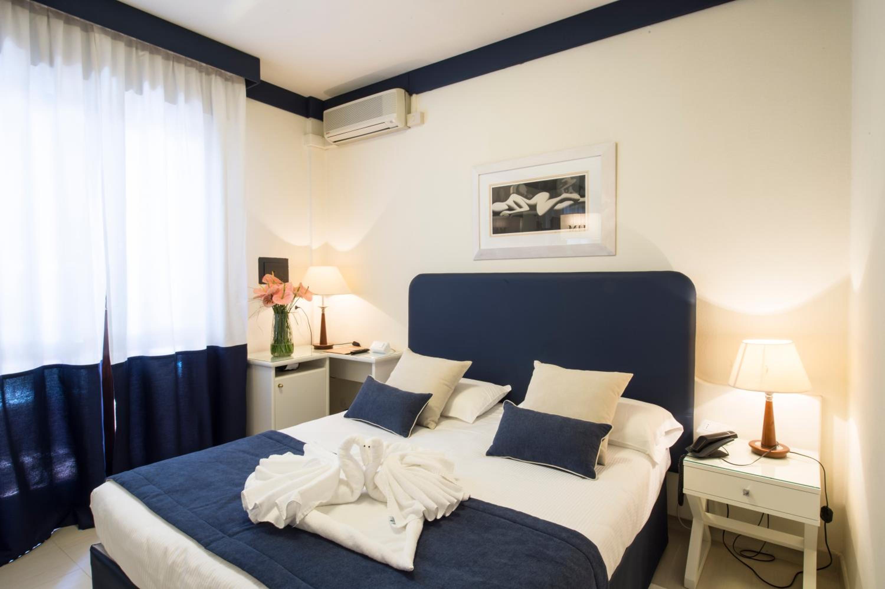 Deluxe Double Room with Balcony and Sea View