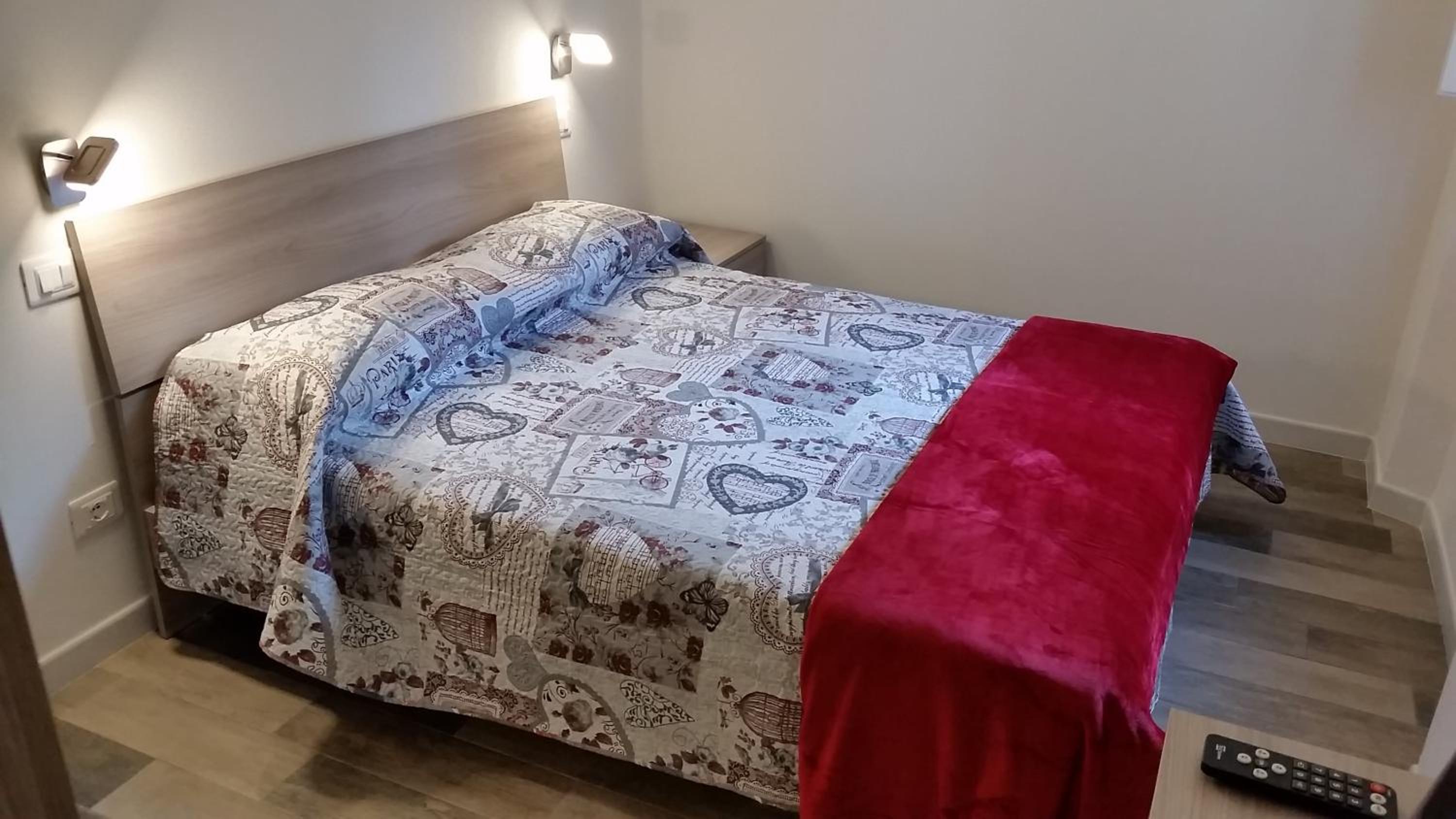 Double Room - Photo 5