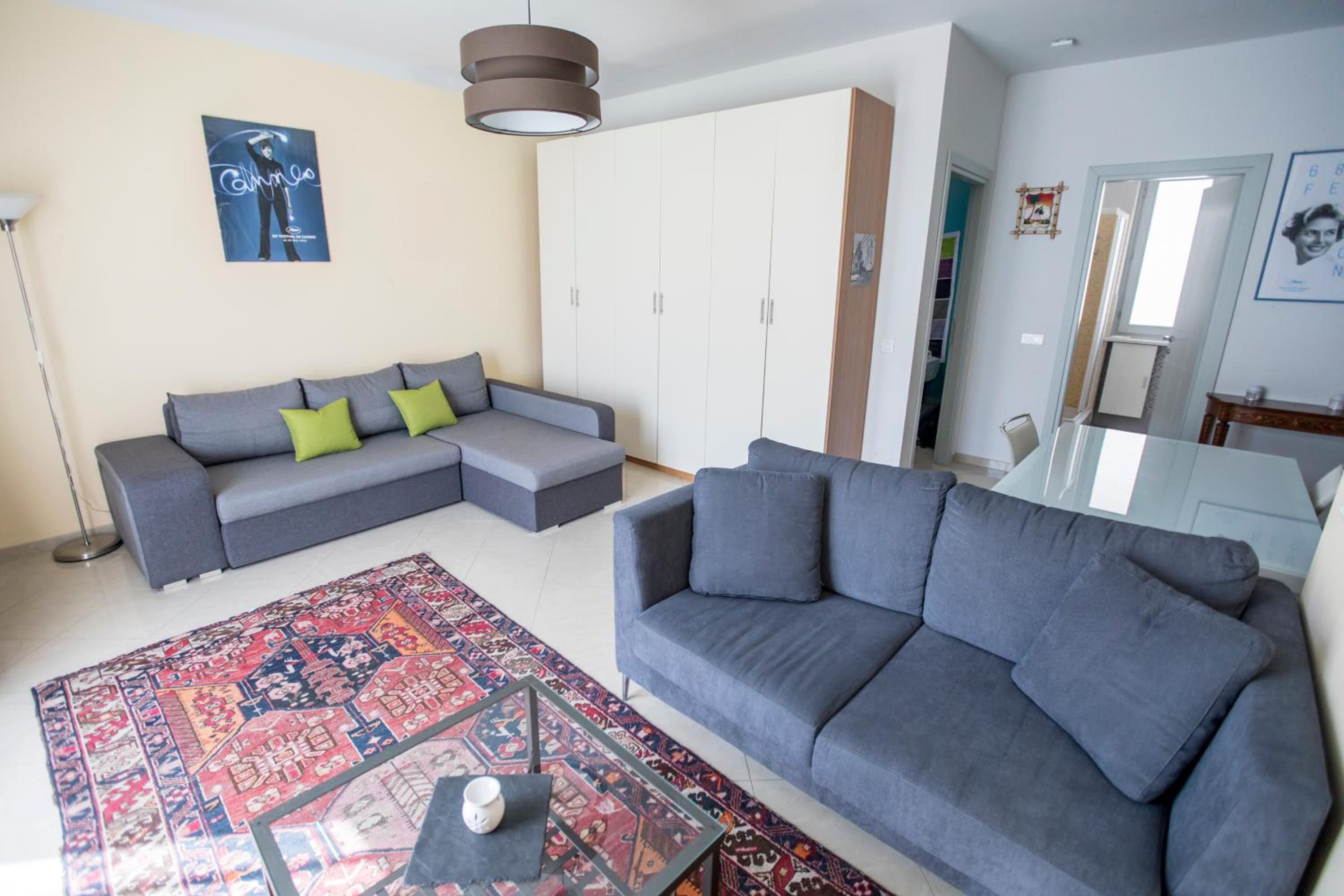 One-Bedroom Apartment
