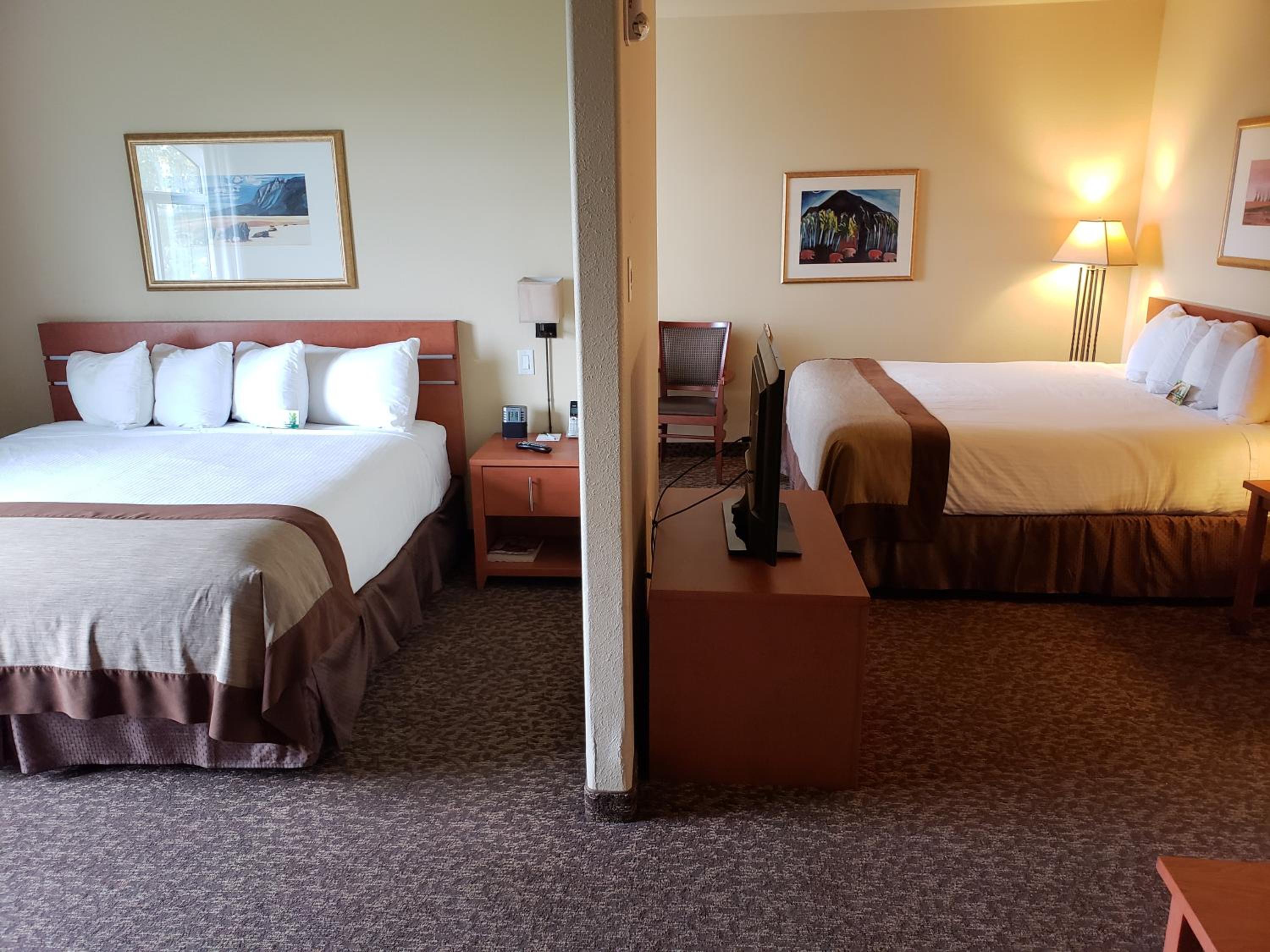 Family Suite with 2 King Beds, Non-Smoking - Photo 3