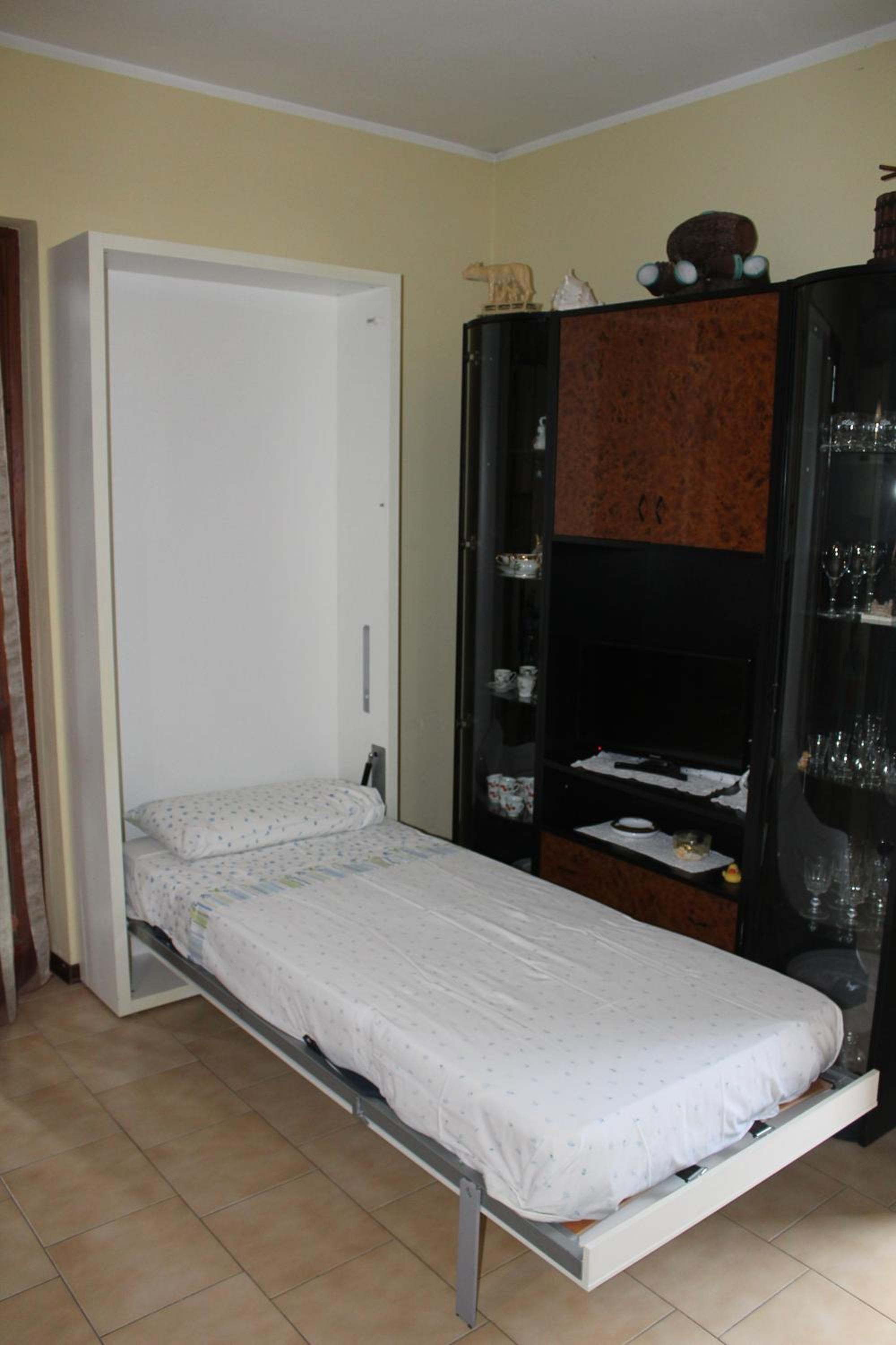 One-Bedroom Apartment - Photo 1