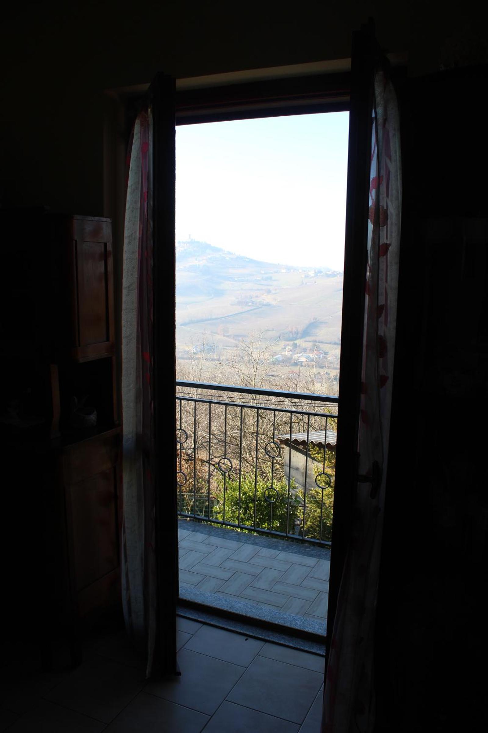 One-Bedroom Apartment - Photo 4