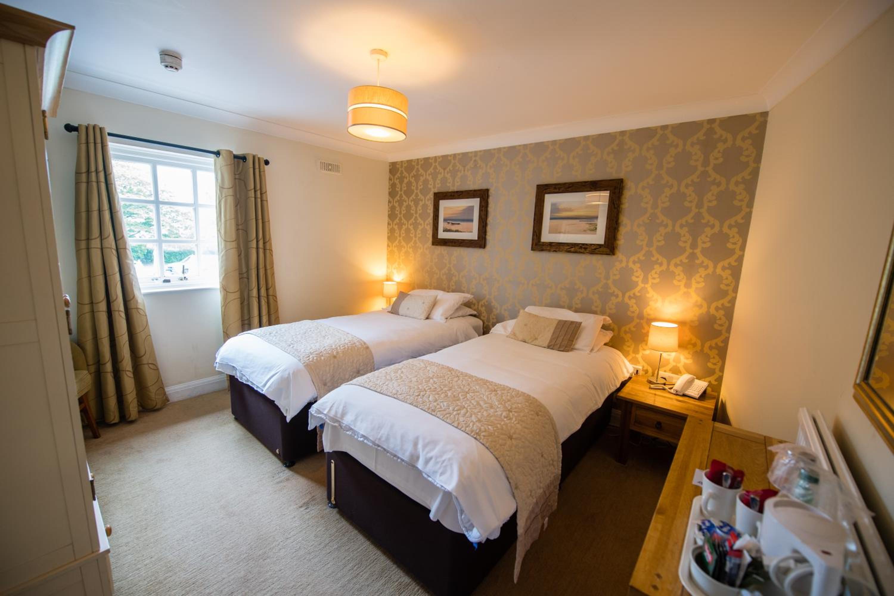Twin Room - Photo 6