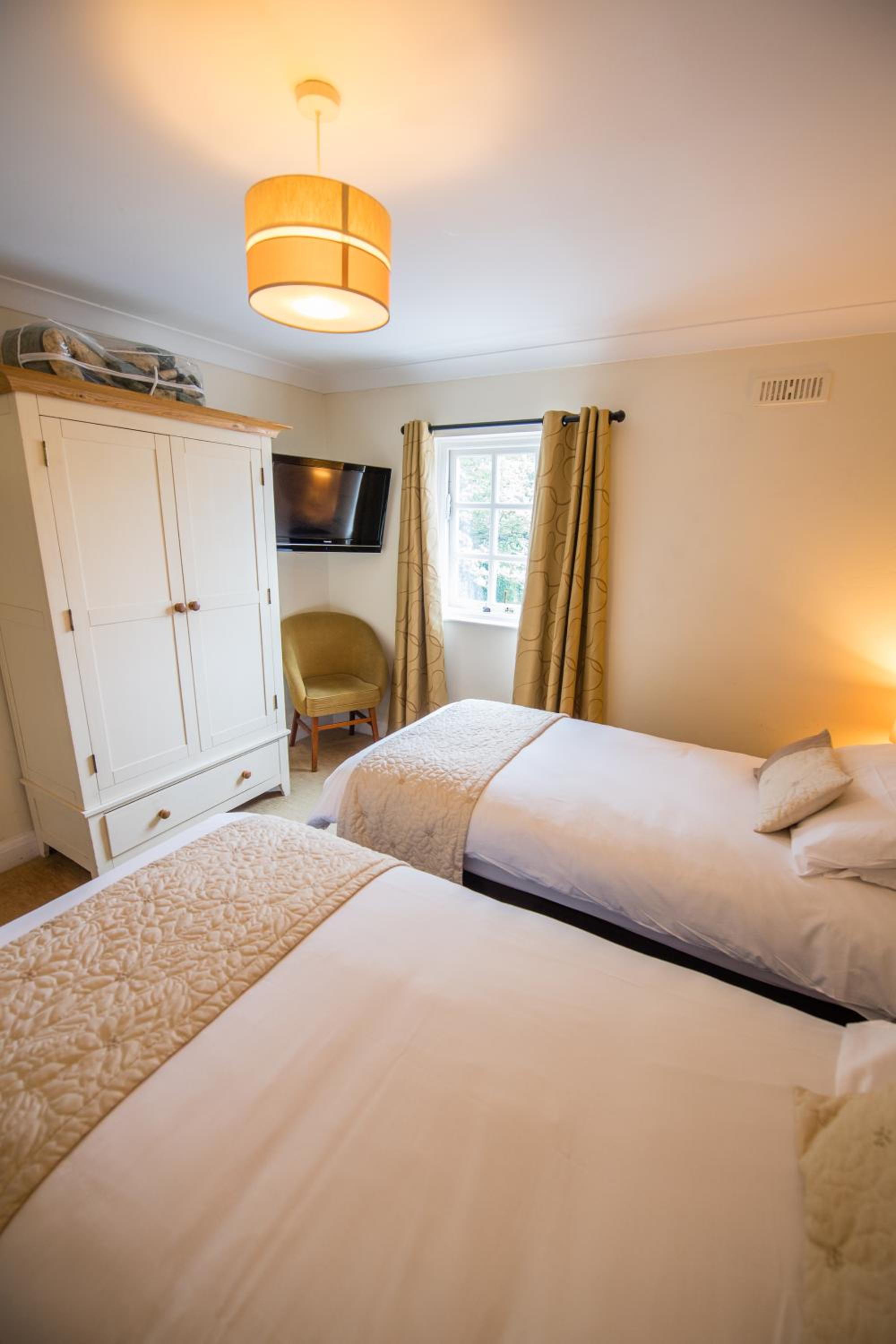 Twin Room - Photo 1