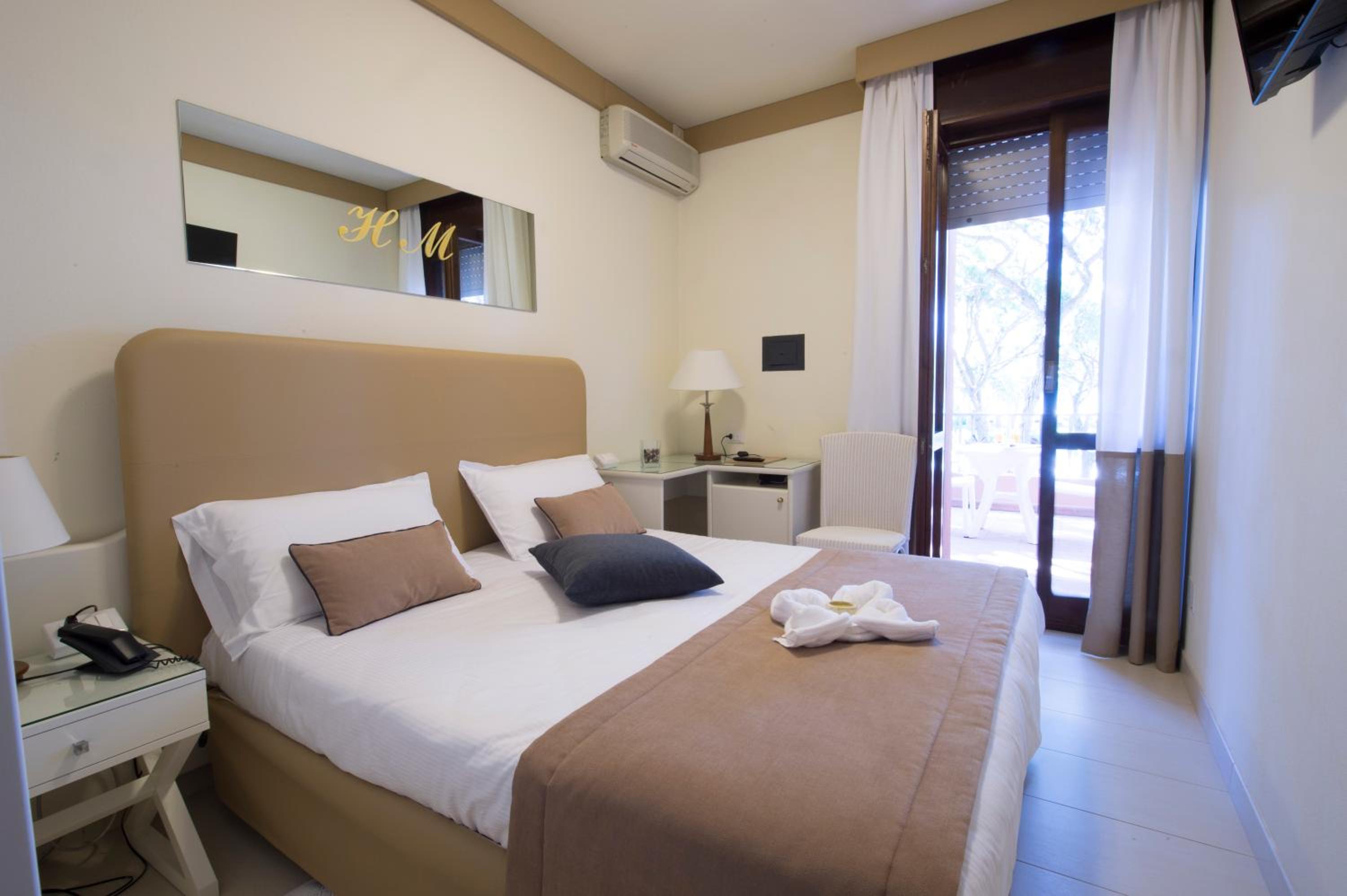 Double Room with Balcony and Sea View
