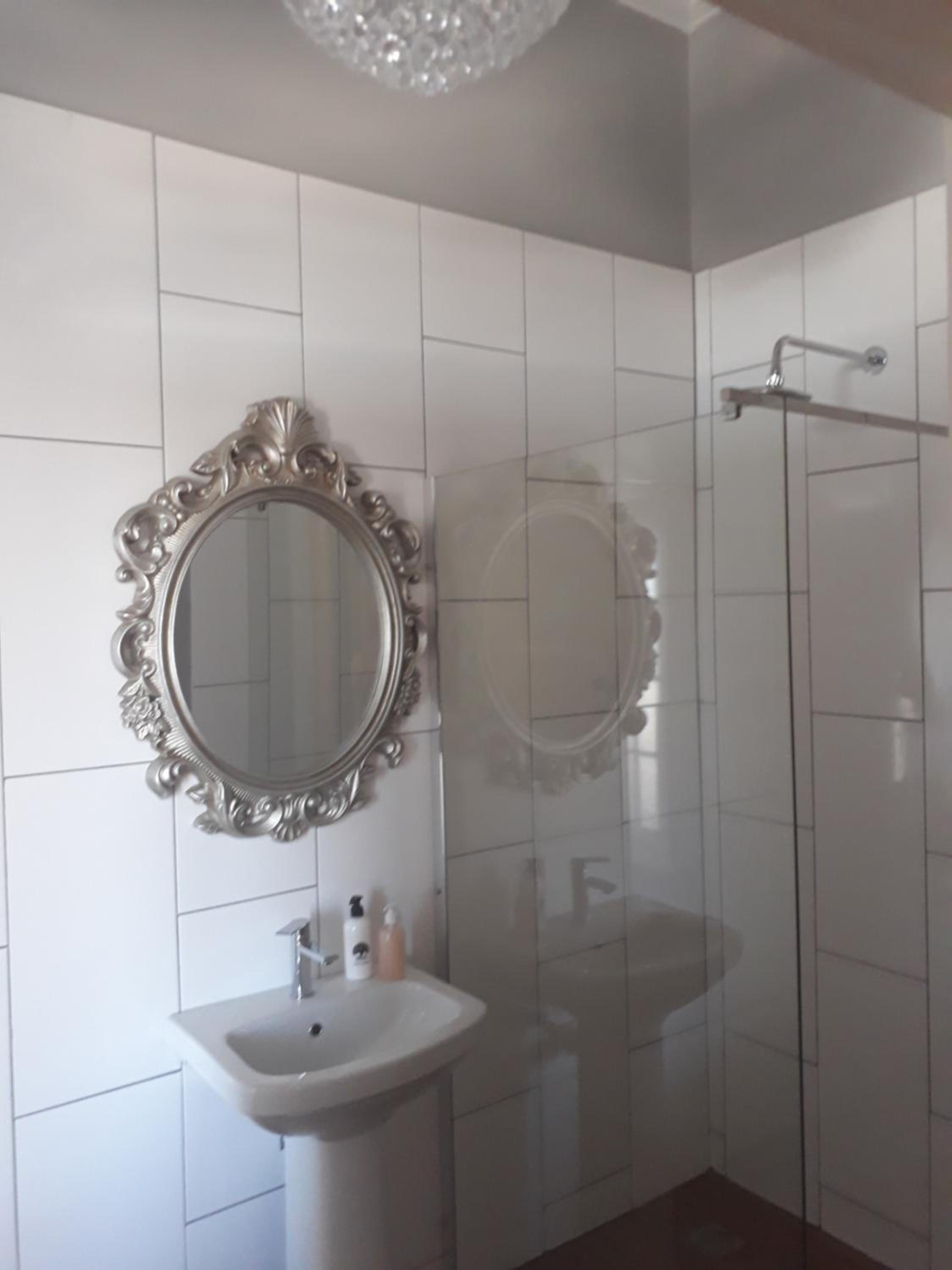  Double Room - Not Pet Friendly - Photo 18